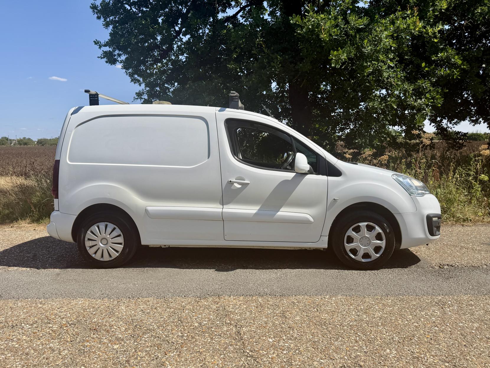 2016 Peugeot Partner 1.6 HDi 625 Professional Panel Van 4dr Diesel Manual L1 (131 g/km, 75 bhp) - Thumbnail 5