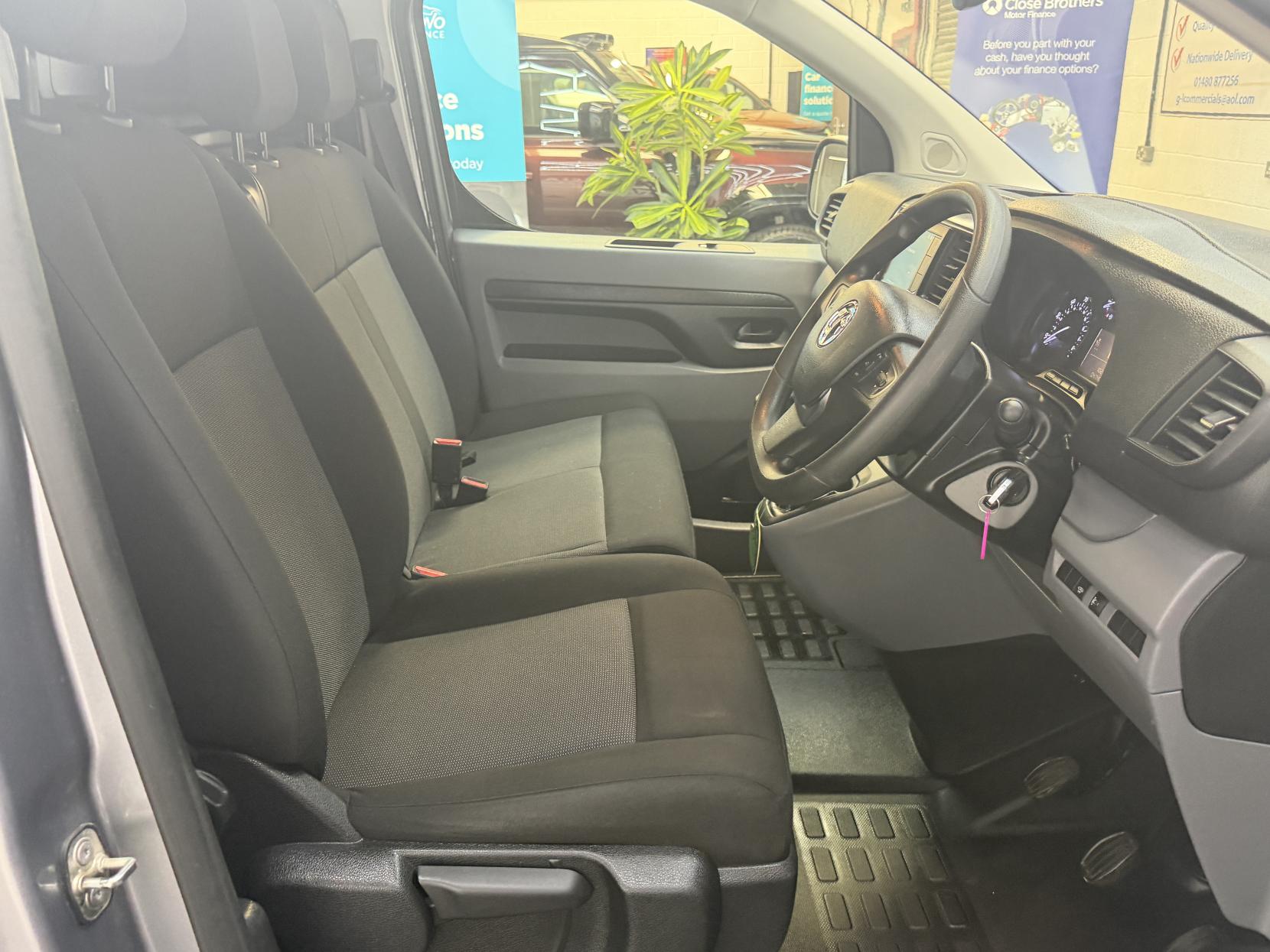 2022 Vauxhall Vivaro 1.5 Turbo D 2900 Dynamic Panel Van 6dr Diesel Manual L1 H1 Euro 6 (s/s) (100 ps) - Thumbnail 12