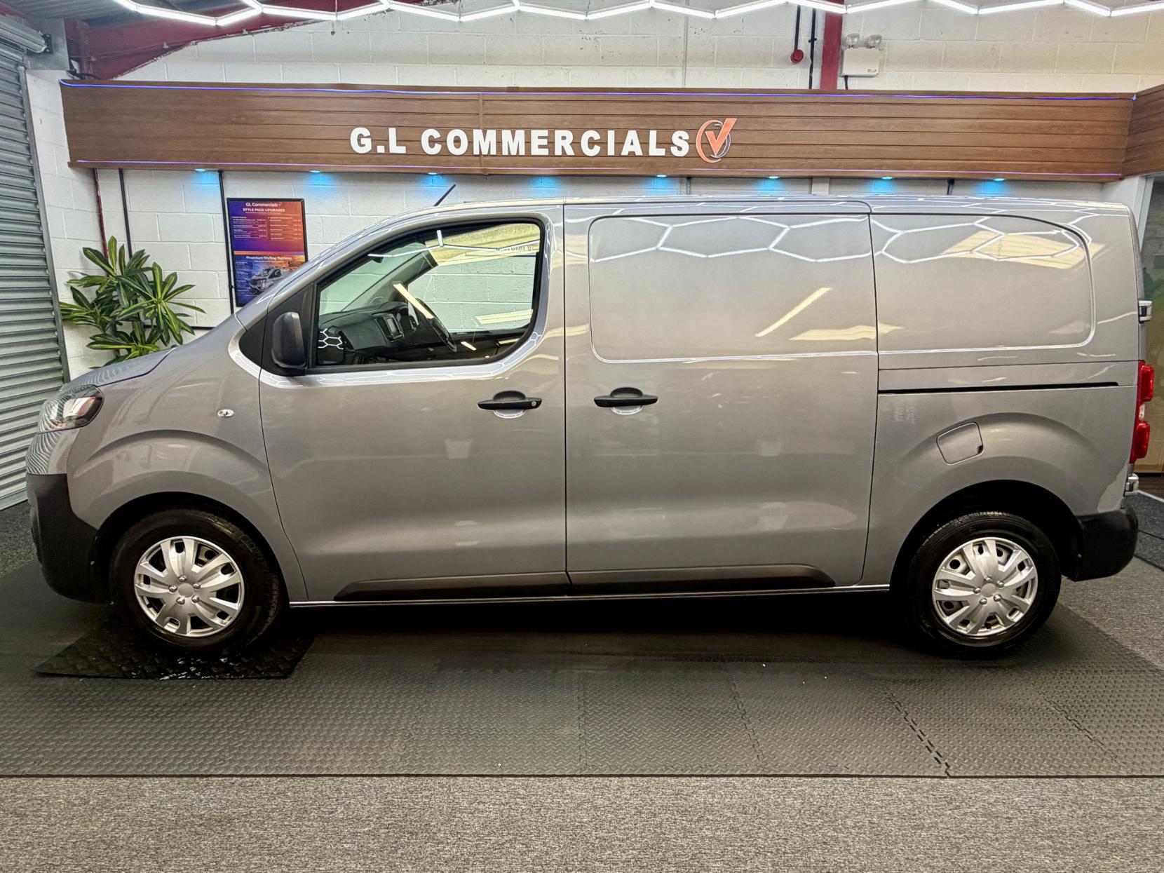 2022 Vauxhall Vivaro 1.5 Turbo D 2900 Dynamic Panel Van 6dr Diesel Manual L1 H1 Euro 6 (s/s) (100 ps) - Thumbnail 7