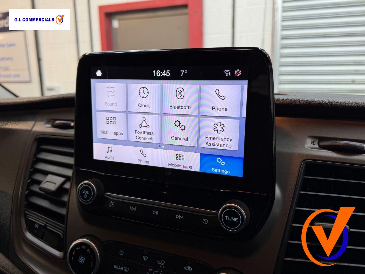 Ford Transit Custom 2.0 320 EcoBlue Trend Kombi Double Cab 5dr Diesel Auto L2 H1 Euro 6 (s/s) (130 ps)