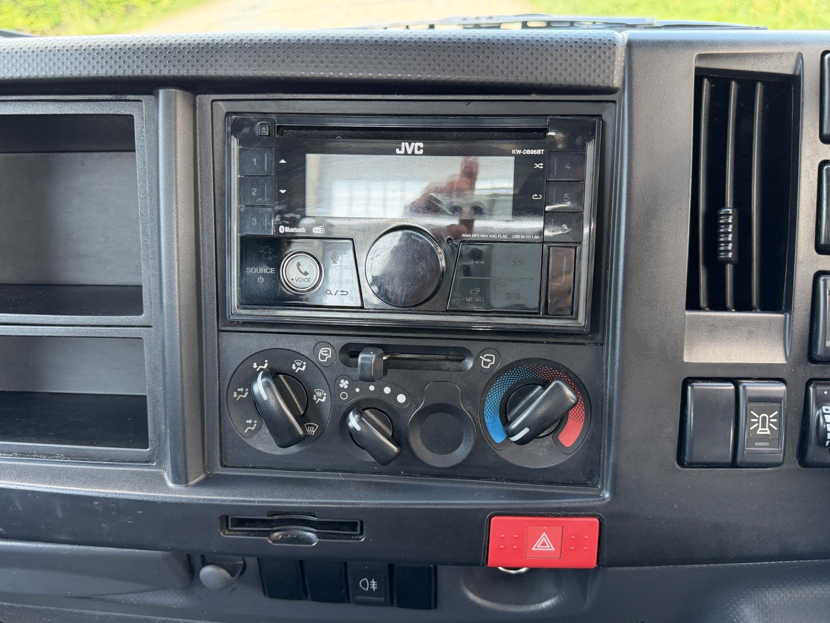 2023 Isuzu Grafter 1.9D N35 Green Dropside 2dr Diesel Manual RWD LWB Euro 6 (TRW) (125 ps) - Thumbnail 14