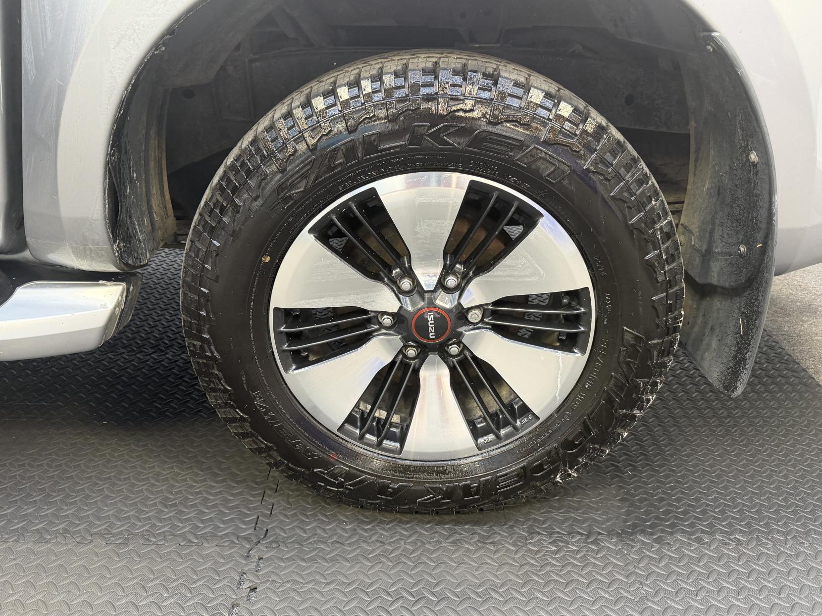 2023 Isuzu D-Max 1.9 TD DL40 Pickup Double Cab 4dr Diesel Auto 4WD Euro 6 (s/s) (164 ps) - Thumbnail 2