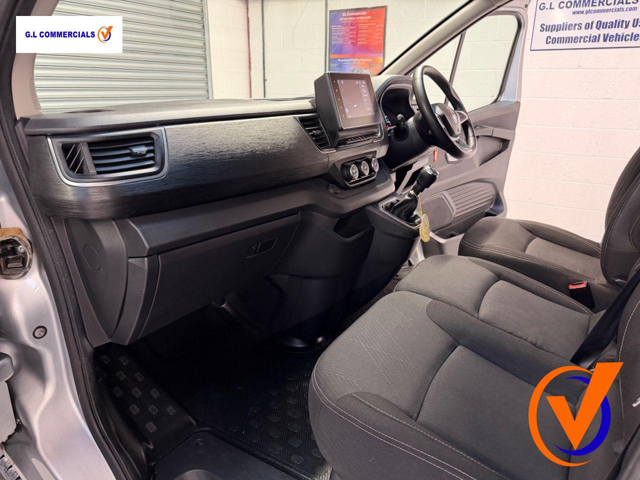 Renault Trafic 2.0 dCi Blue LL30 Sport Panel Van 5dr Diesel Manual L2 H1 Euro 6 (s/s) (130 ps)