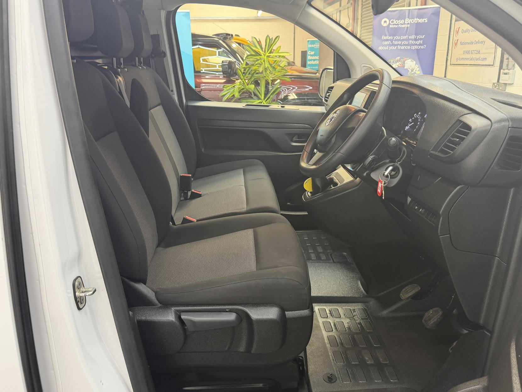 2023 Vauxhall Vivaro 1.5 Turbo D 2900 Prime Panel Van 6dr Diesel Manual L1 H1 Euro 6 (s/s) (100 ps) - Thumbnail 11