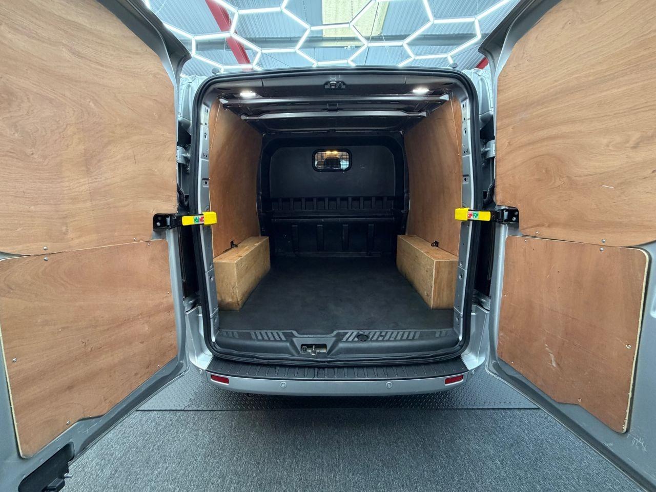 Ford Transit Custom 2.0 320 EcoBlue Limited Crew Van Double Cab 5dr Diesel Auto L2 H1 Euro 6 (130 ps)