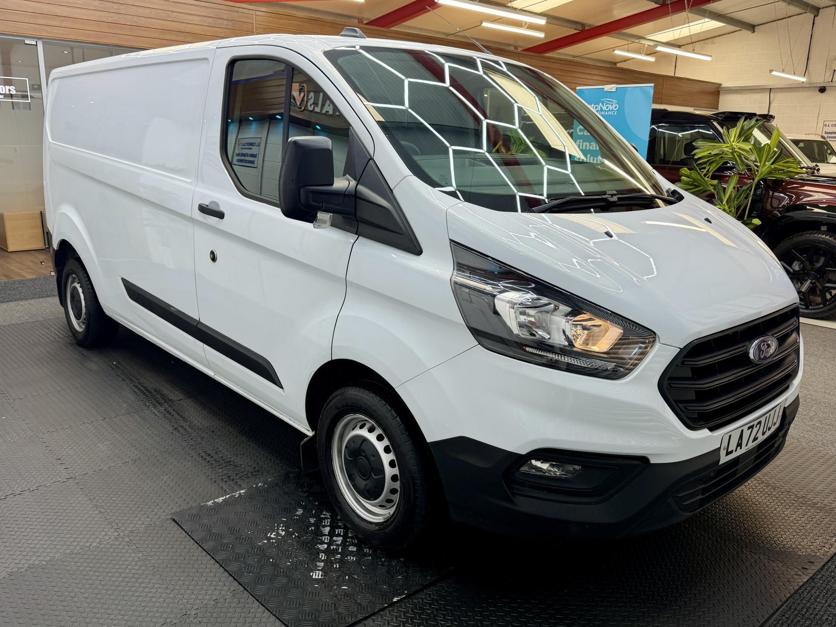 2023 Ford Transit Custom 2.0 300 EcoBlue Leader Panel Van 5dr Diesel Manual L2 H1 Euro 6 (s/s) (130 ps) - Thumbnail 6