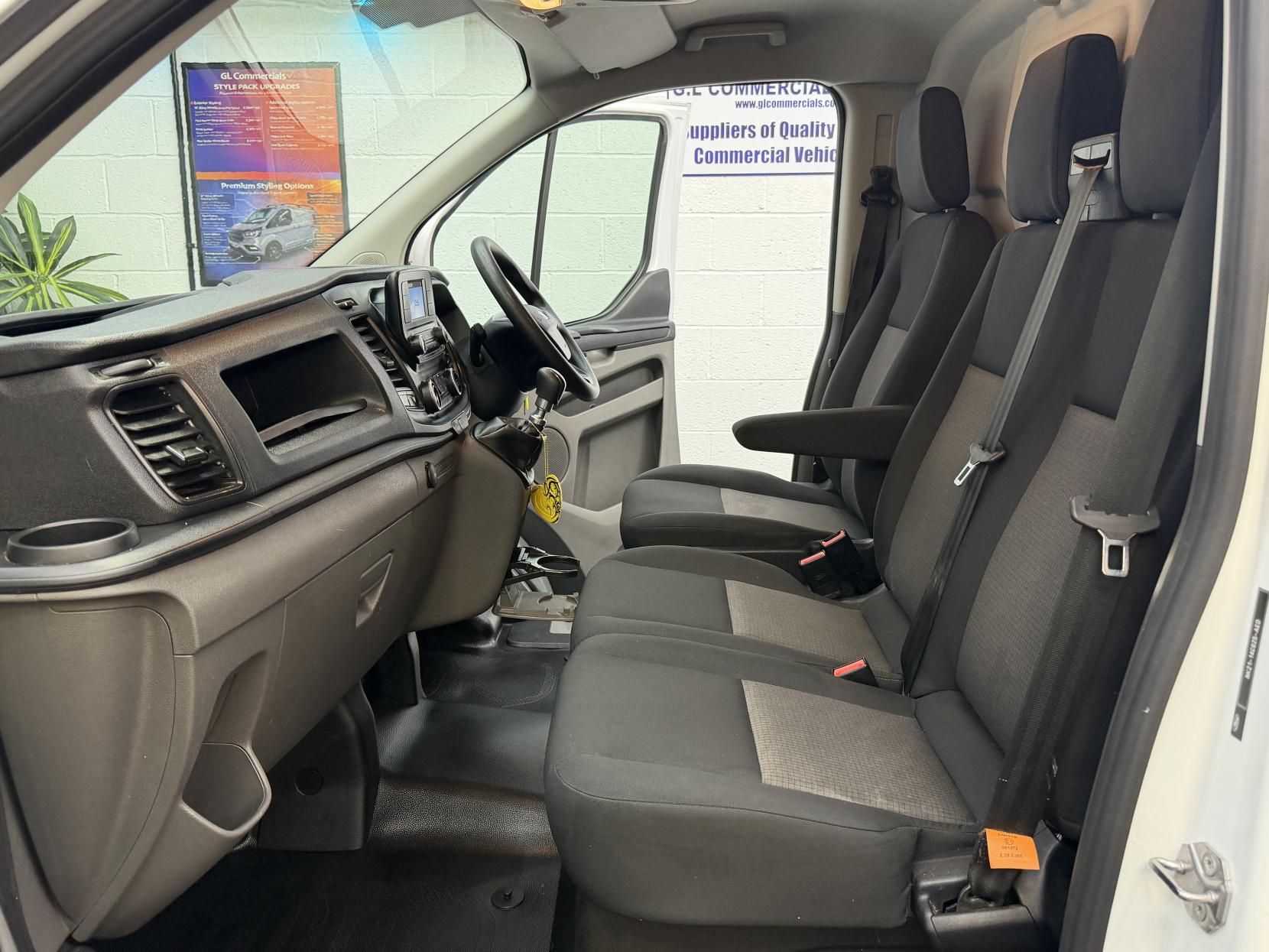 2023 Ford Transit Custom 2.0 300 EcoBlue Leader Panel Van 5dr Diesel Manual L2 H1 Euro 6 (s/s) (130 ps) - Thumbnail 11