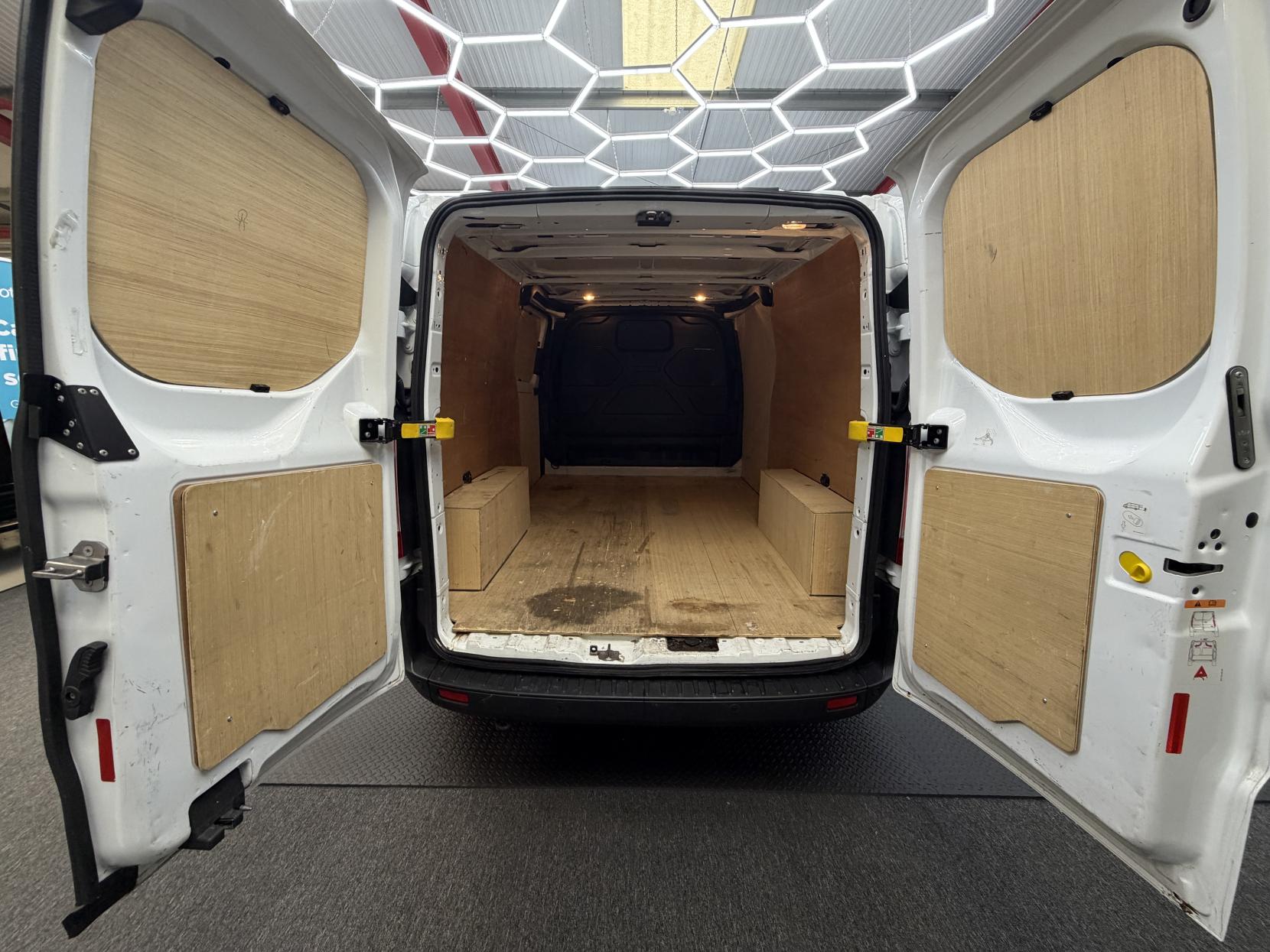 2023 Ford Transit Custom 2.0 300 EcoBlue Leader Panel Van 5dr Diesel Manual L2 H1 Euro 6 (s/s) (130 ps) - Thumbnail 8