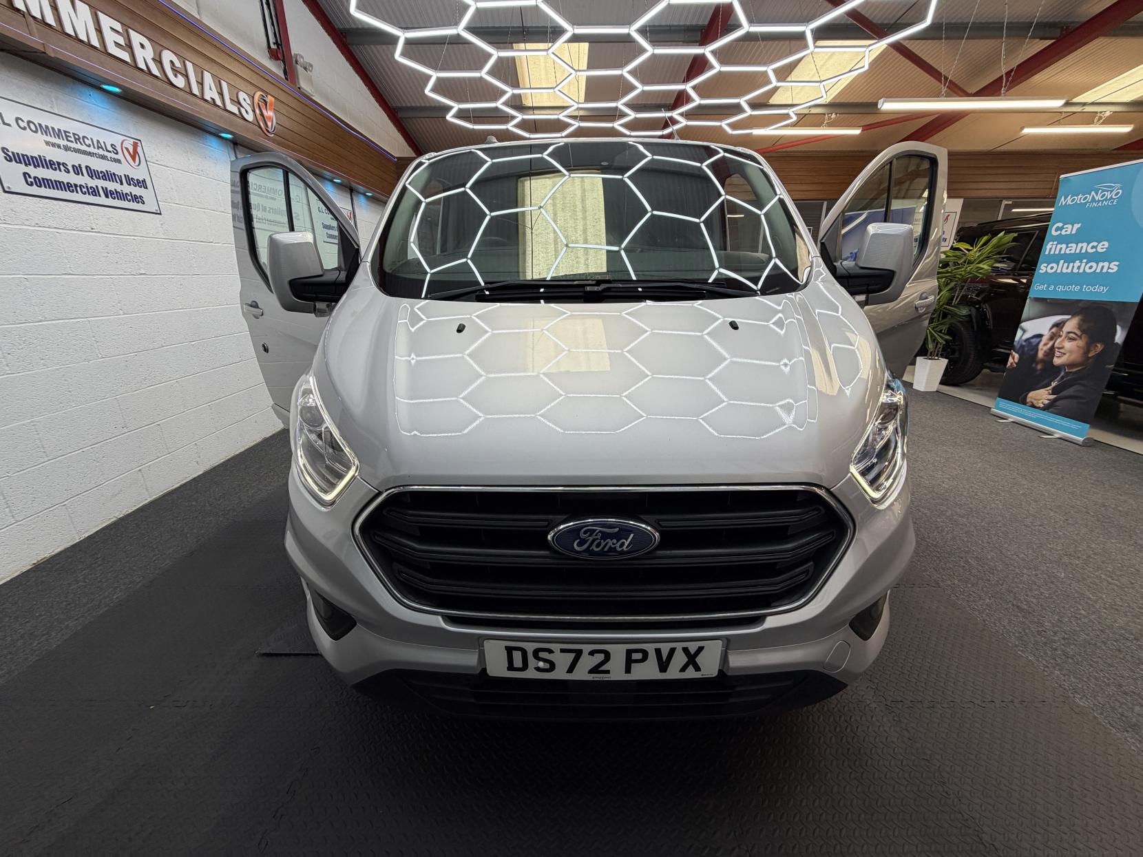 2022 Ford Transit Custom 2.0 300 EcoBlue Limited Panel Van 5dr Diesel Auto L2 H1 Euro 6 (130 ps) - Thumbnail 3