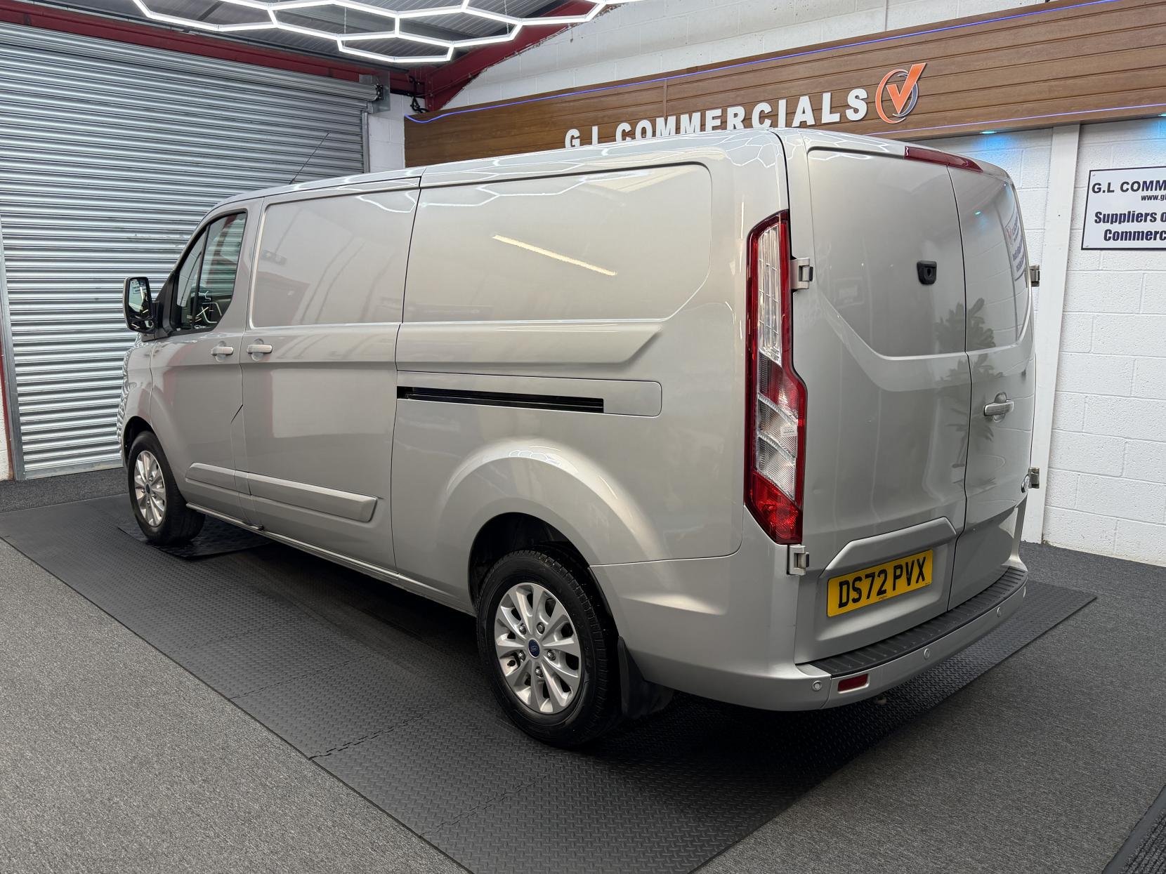 2022 Ford Transit Custom 2.0 300 EcoBlue Limited Panel Van 5dr Diesel Auto L2 H1 Euro 6 (130 ps) - Thumbnail 4