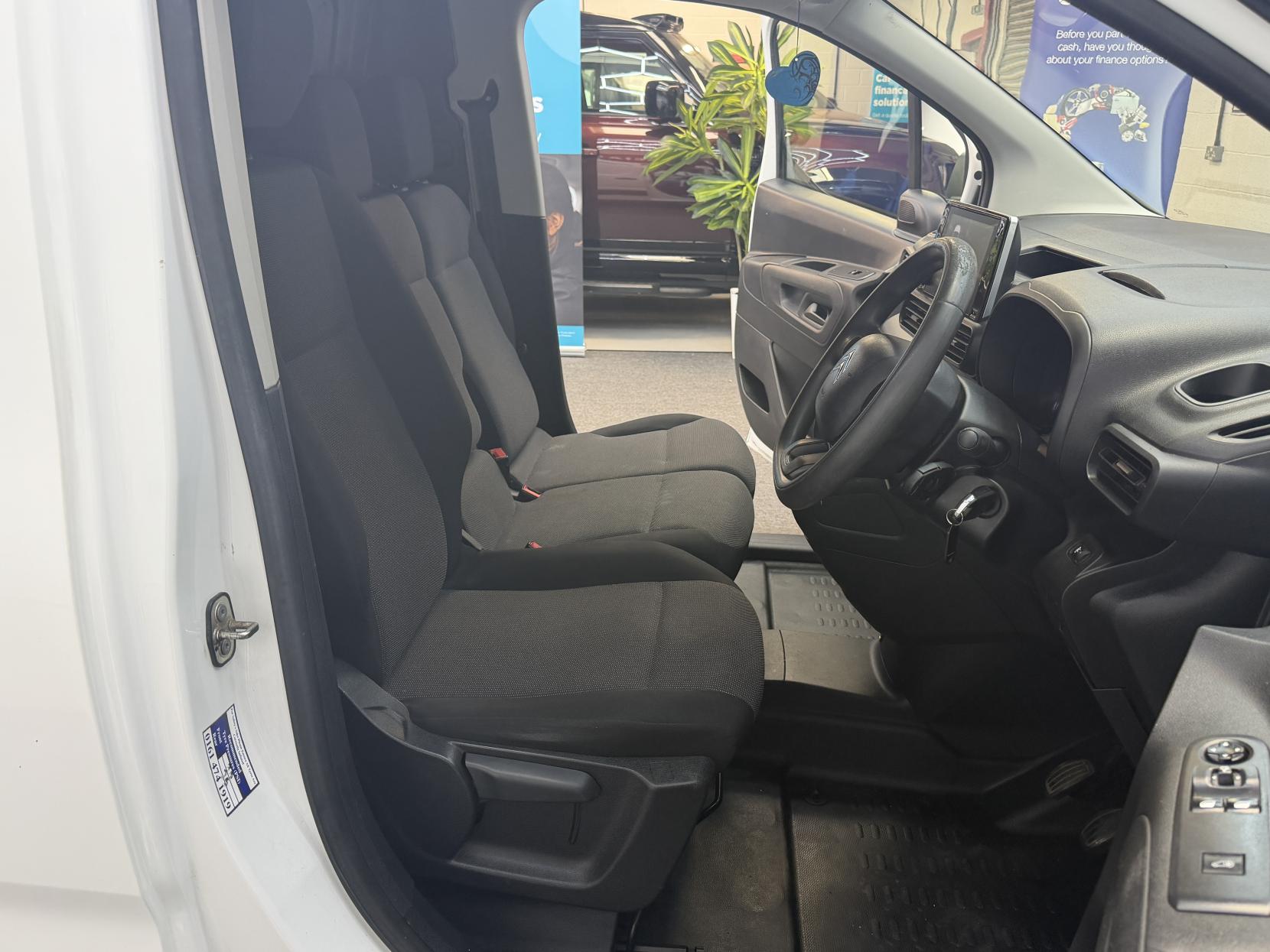 2021 Citroen Berlingo 1.5 BlueHDi 650 Enterprise M Pro Panel Van 5dr Diesel Manual SWB Euro 6 (75 ps) - Thumbnail 8