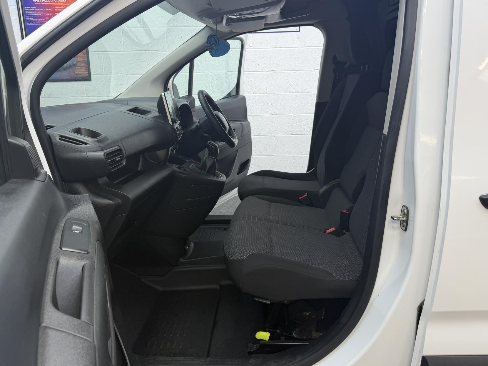 2021 Citroen Berlingo 1.5 BlueHDi 650 Enterprise M Pro Panel Van 5dr Diesel Manual SWB Euro 6 (75 ps) - Thumbnail 10