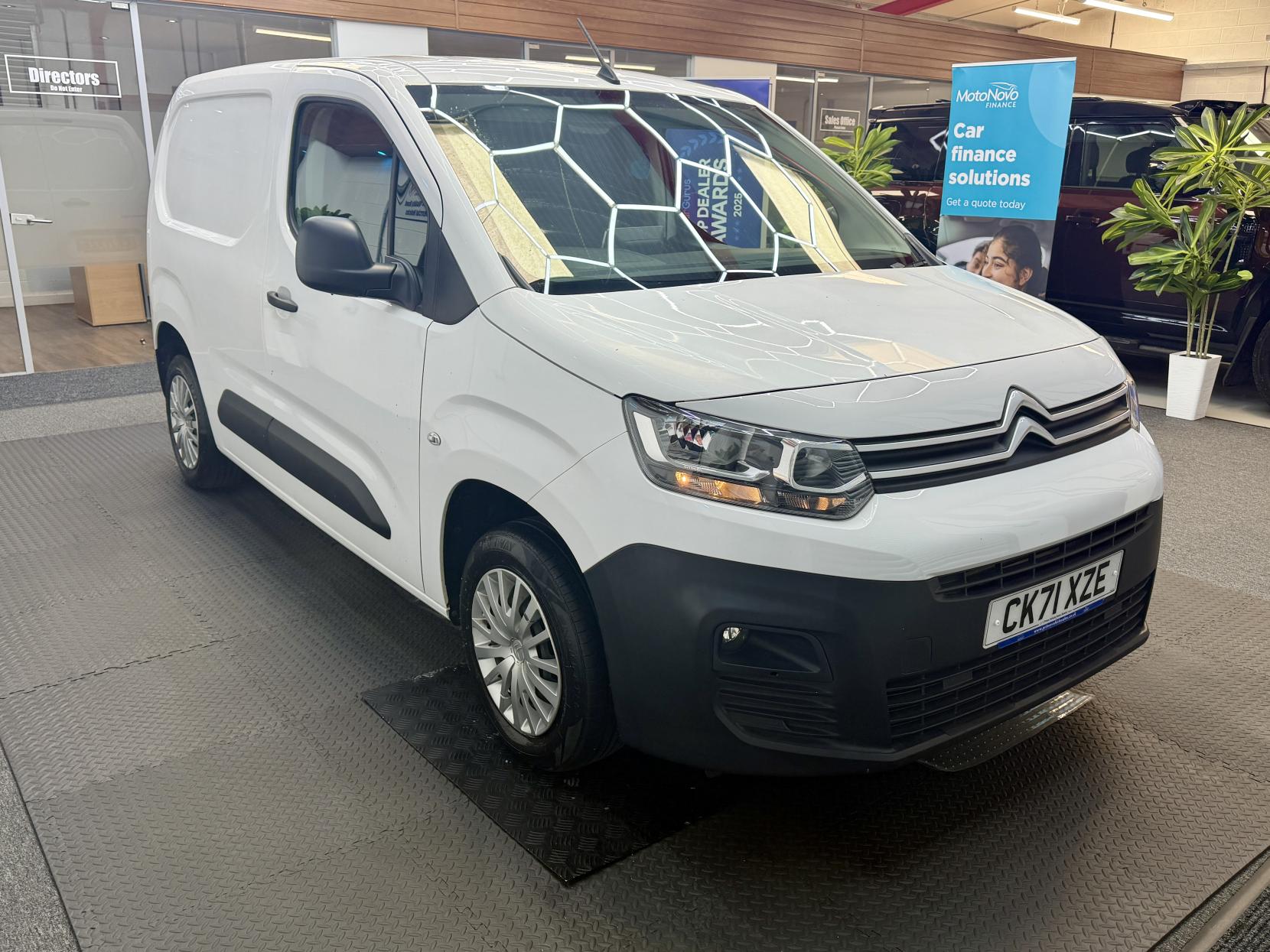 2021 Citroen Berlingo 1.5 BlueHDi 650 Enterprise M Pro Panel Van 5dr Diesel Manual SWB Euro 6 (75 ps) - Thumbnail 6