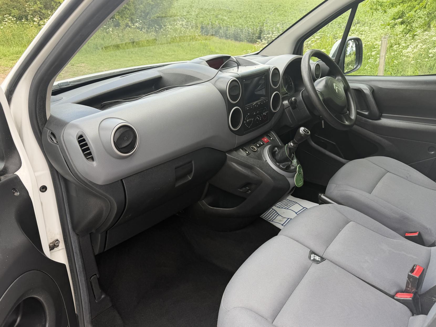 2014 Citroen Berlingo 1.6 HDi 625 Enterprise Panel Van 5dr Diesel Manual L1 (Euro 5) (133 g/km, 75 bhp) - Thumbnail 14