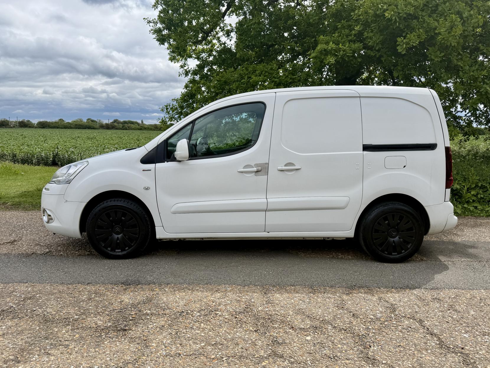2014 Citroen Berlingo 1.6 HDi 625 Enterprise Panel Van 5dr Diesel Manual L1 (Euro 5) (133 g/km, 75 bhp) - Thumbnail 5