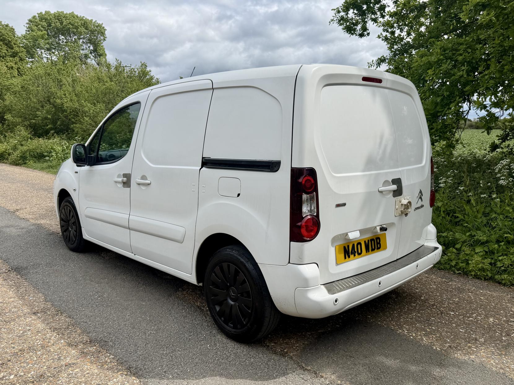 2014 Citroen Berlingo 1.6 HDi 625 Enterprise Panel Van 5dr Diesel Manual L1 (Euro 5) (133 g/km, 75 bhp) - Thumbnail 2