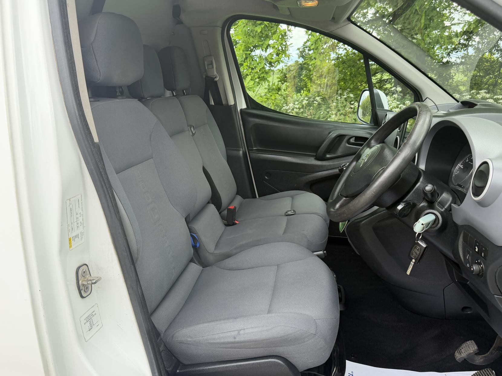 2014 Citroen Berlingo 1.6 HDi 625 Enterprise Panel Van 5dr Diesel Manual L1 (Euro 5) (133 g/km, 75 bhp) - Thumbnail 9