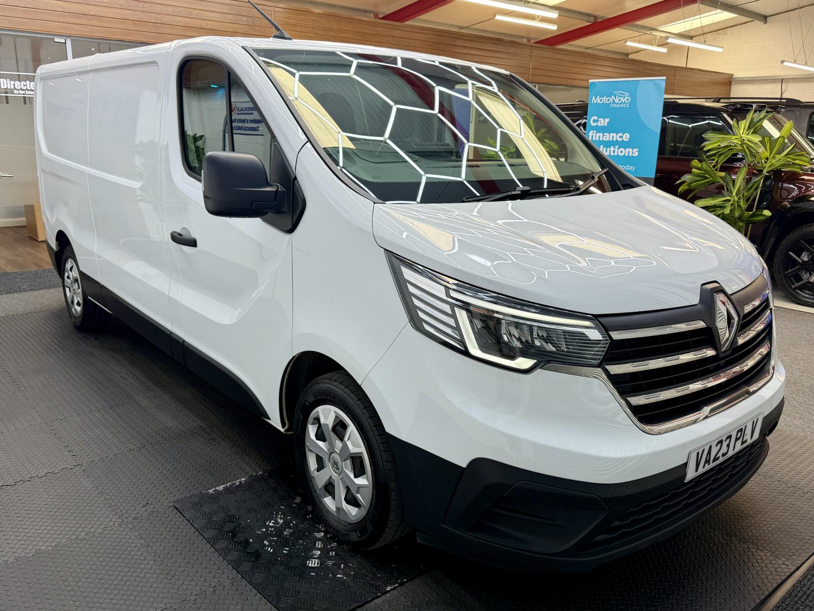 2023 Renault Trafic 2.0 dCi Blue LL30 Advance Panel Van 5dr Diesel Manual L2 H1 Euro 6 (s/s) (130 ps) - Thumbnail 6