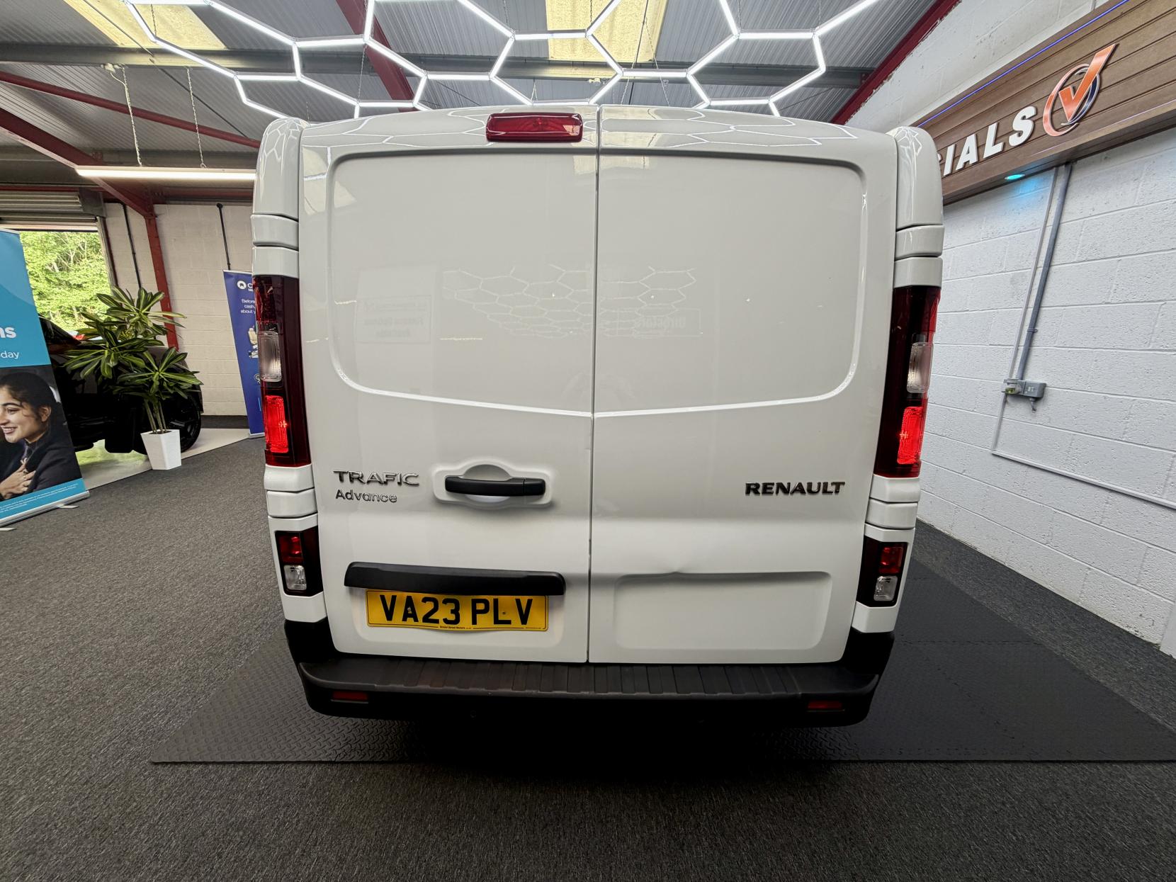 2023 Renault Trafic 2.0 dCi Blue LL30 Advance Panel Van 5dr Diesel Manual L2 H1 Euro 6 (s/s) (130 ps) - Thumbnail 7