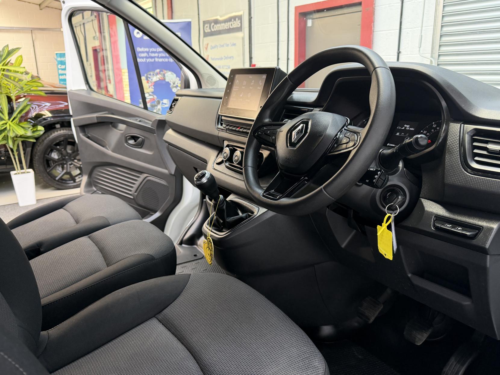 2023 Renault Trafic 2.0 dCi Blue LL30 Advance Panel Van 5dr Diesel Manual L2 H1 Euro 6 (s/s) (130 ps) - Thumbnail 18