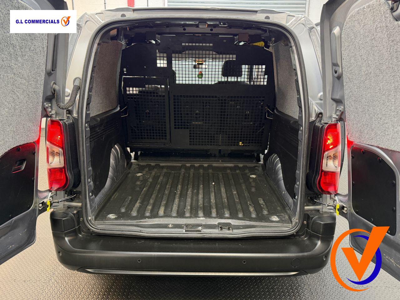 Vauxhall Combo 1.5 Turbo D 2300 Dynamic Crew Van Double Cab 4dr Diesel Manual L2 Euro 6 (100 ps)