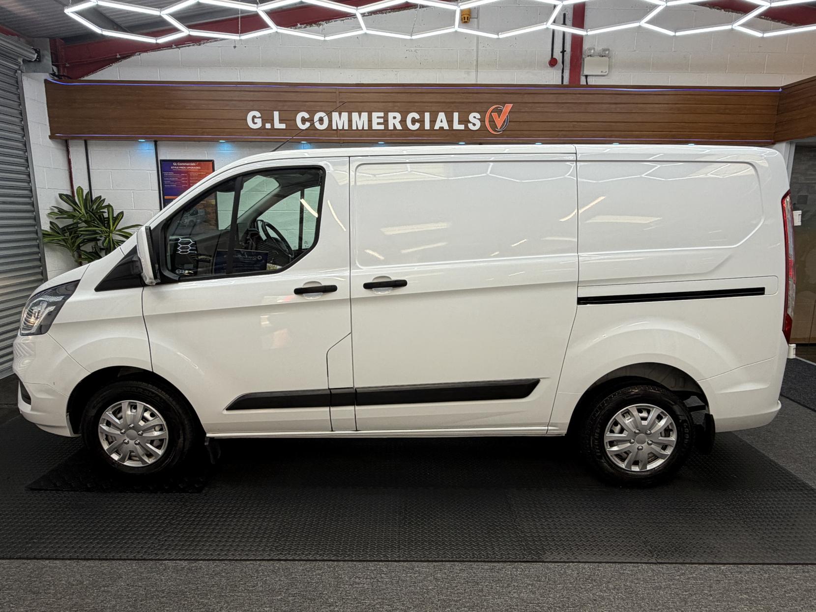 2023 Ford Transit Custom 2.0 300 EcoBlue Trend Panel Van 5dr Diesel Manual L1 H1 Euro 6 (s/s) (130 ps) - Thumbnail 2