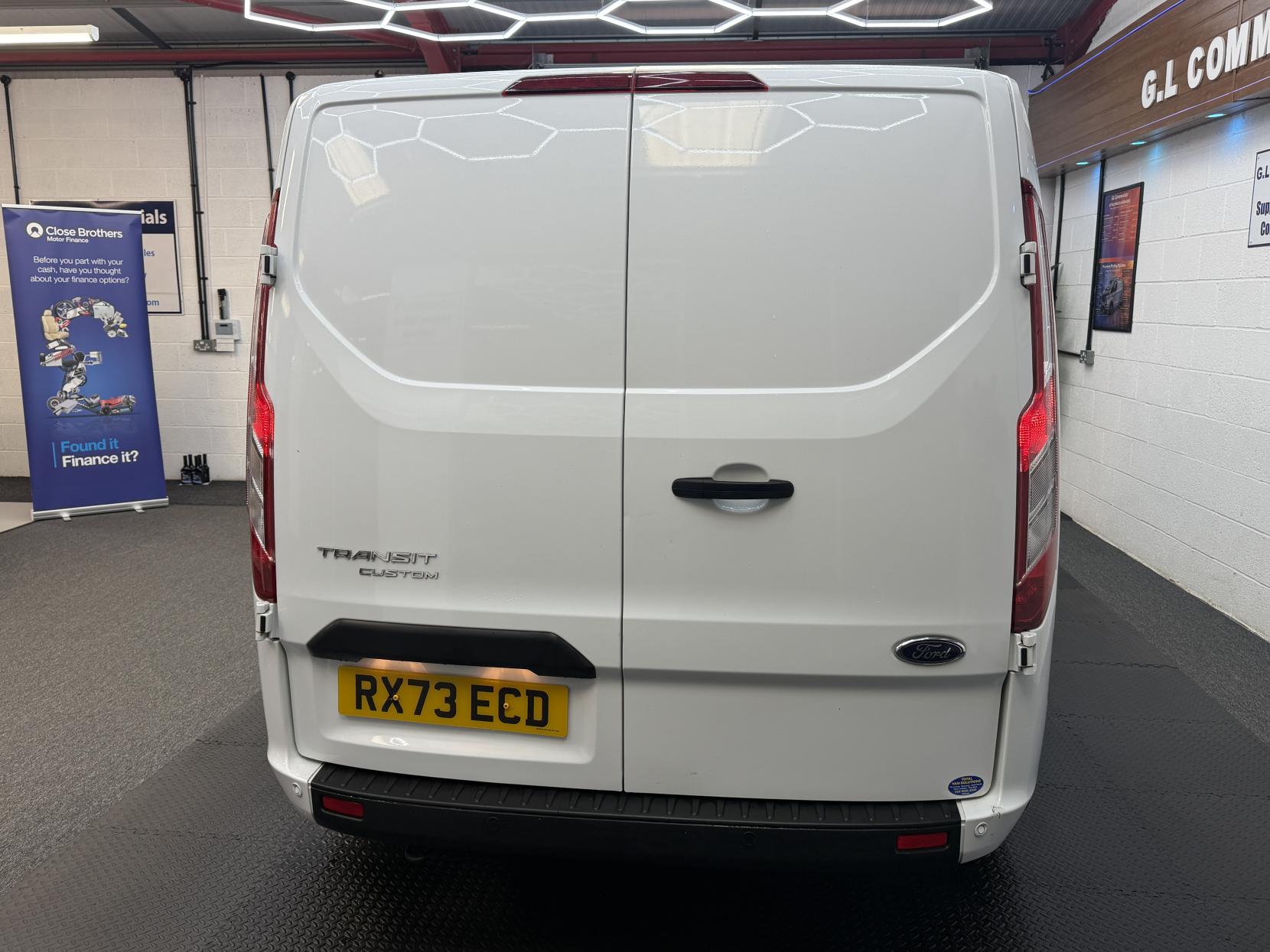 2023 Ford Transit Custom 2.0 300 EcoBlue Trend Panel Van 5dr Diesel Manual L1 H1 Euro 6 (s/s) (130 ps) - Thumbnail 6
