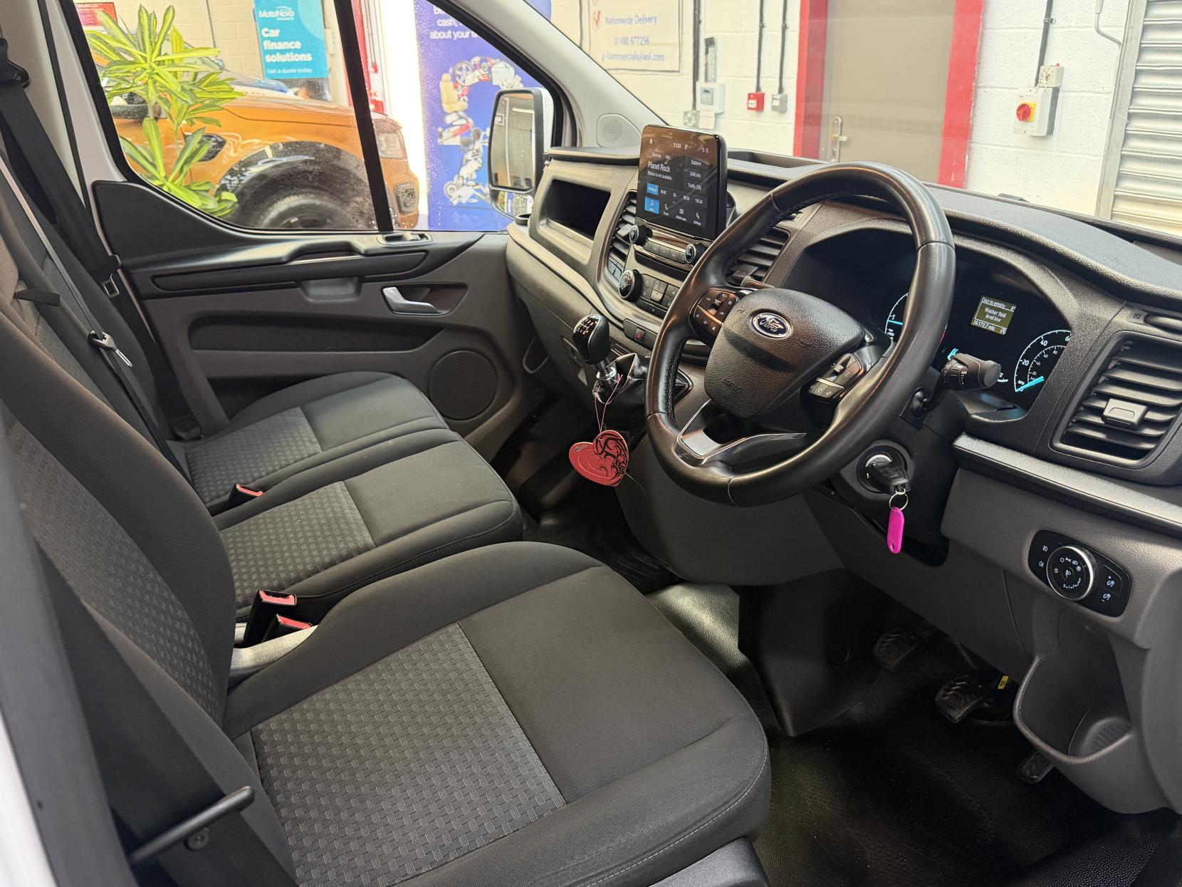 2023 Ford Transit Custom 2.0 300 EcoBlue Trend Panel Van 5dr Diesel Manual L1 H1 Euro 6 (s/s) (130 ps) - Thumbnail 12
