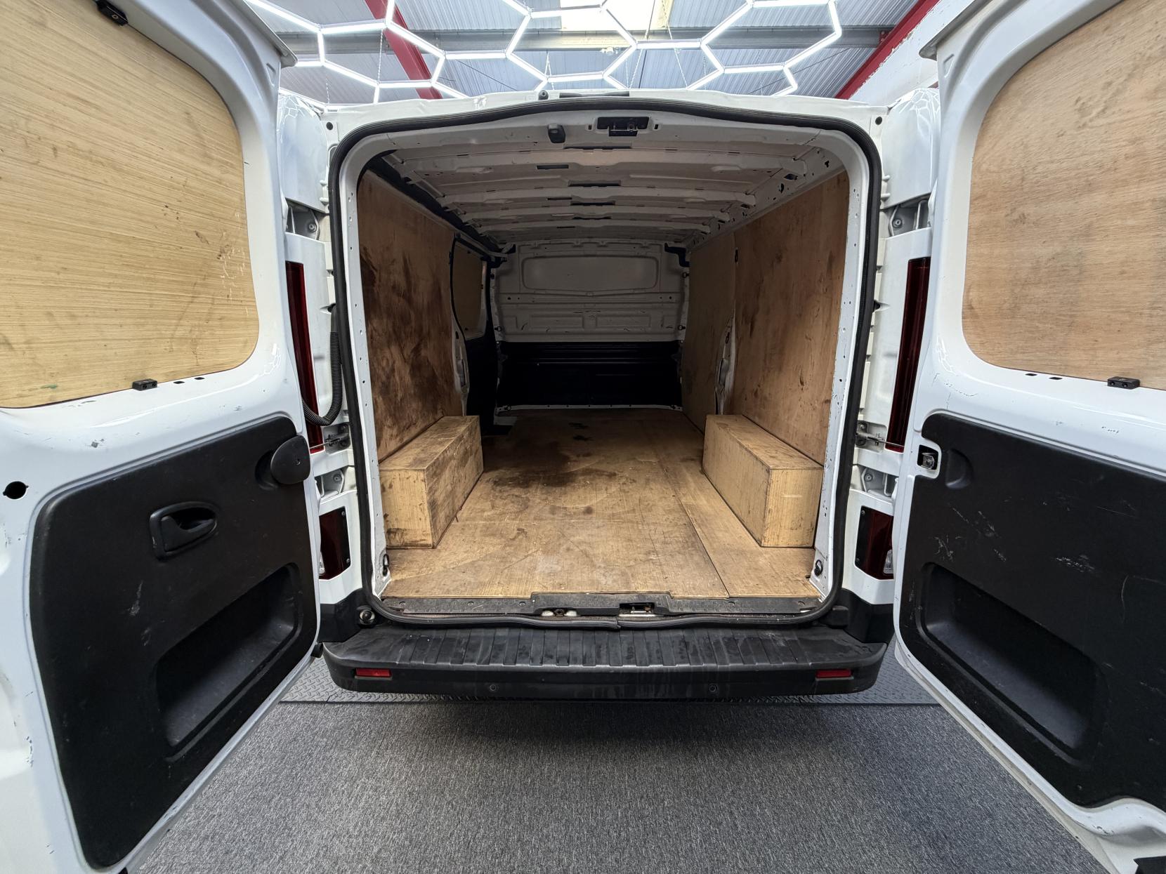 2023 Renault Trafic 2.0 dCi Blue LL30 Advance Panel Van 5dr Diesel Manual L2 H1 Euro 6 (s/s) (130 ps) - Thumbnail 16