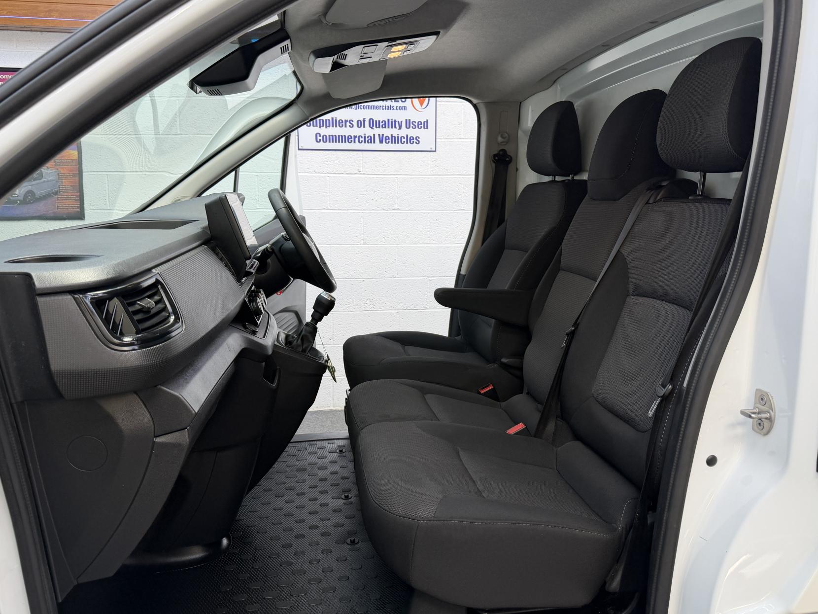 2023 Renault Trafic 2.0 dCi Blue LL30 Advance Panel Van 5dr Diesel Manual L2 H1 Euro 6 (s/s) (130 ps) - Thumbnail 9