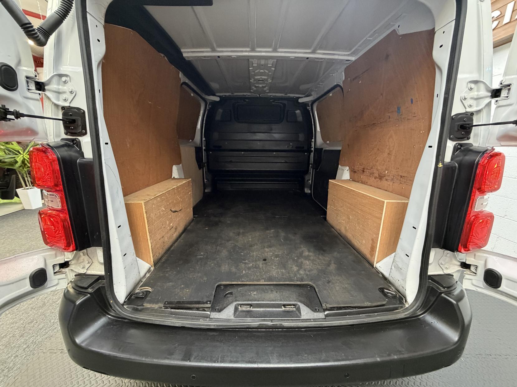 2023 Vauxhall Vivaro 1.5 Turbo D 2900 Prime Panel Van 6dr Diesel Manual L1 H1 Euro 6 (s/s) (100 ps) - Thumbnail 11