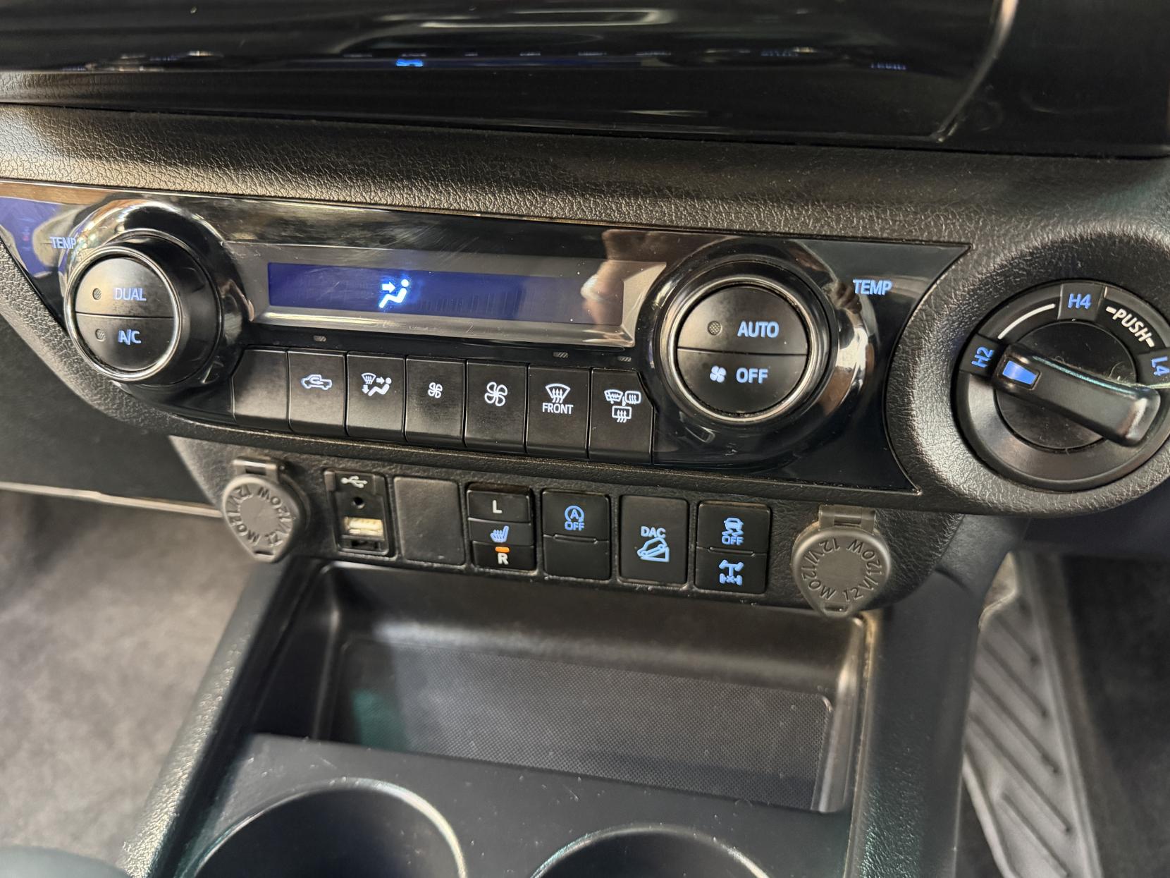 2022 Toyota Hilux - Thumbnail 14