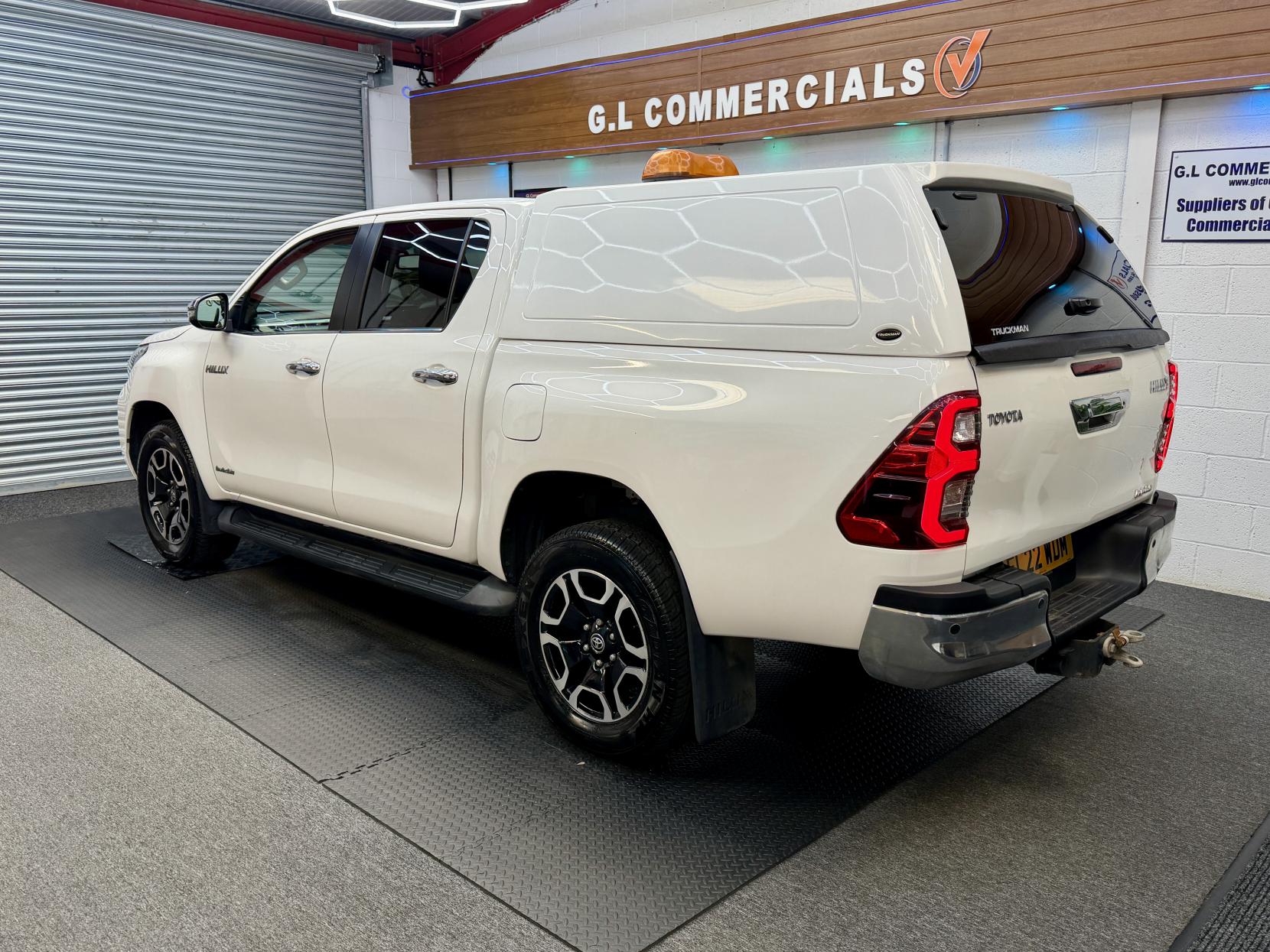 2022 Toyota Hilux - Thumbnail 5