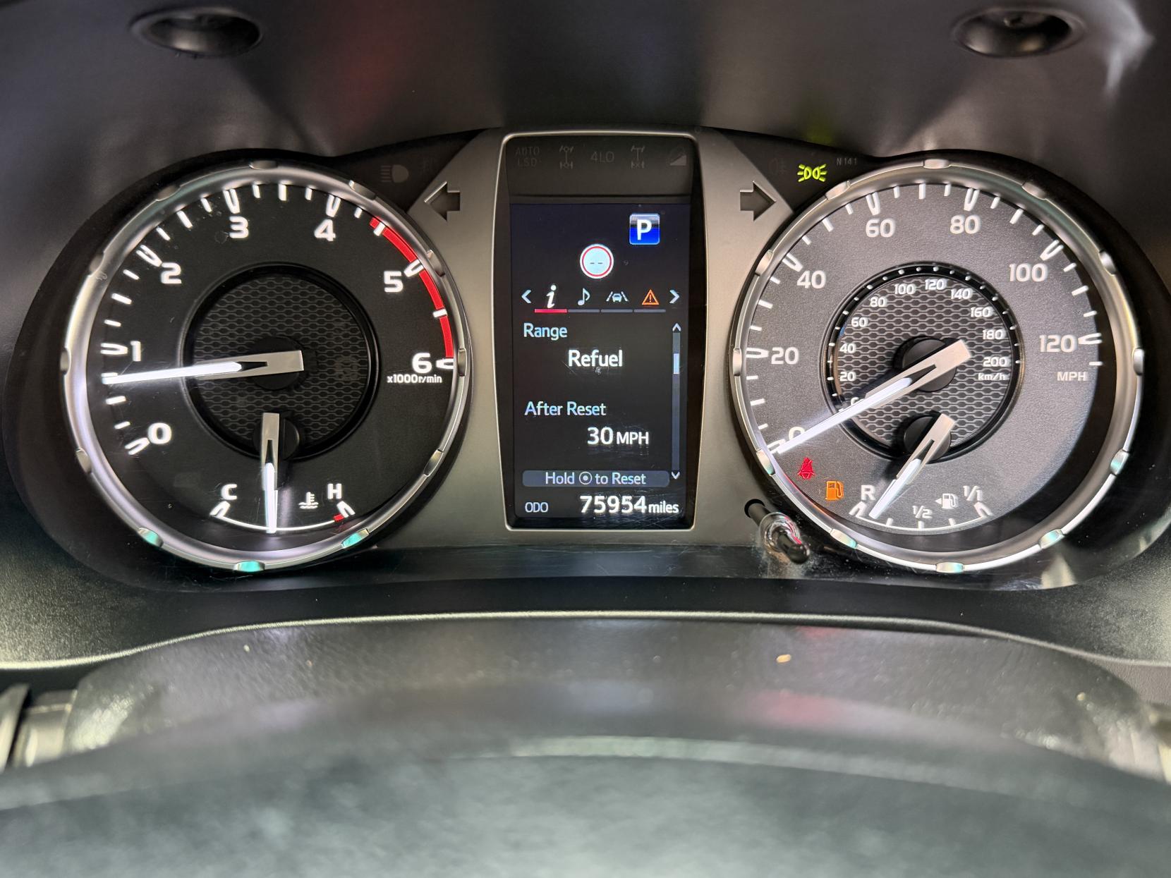 2022 Toyota Hilux - Thumbnail 16