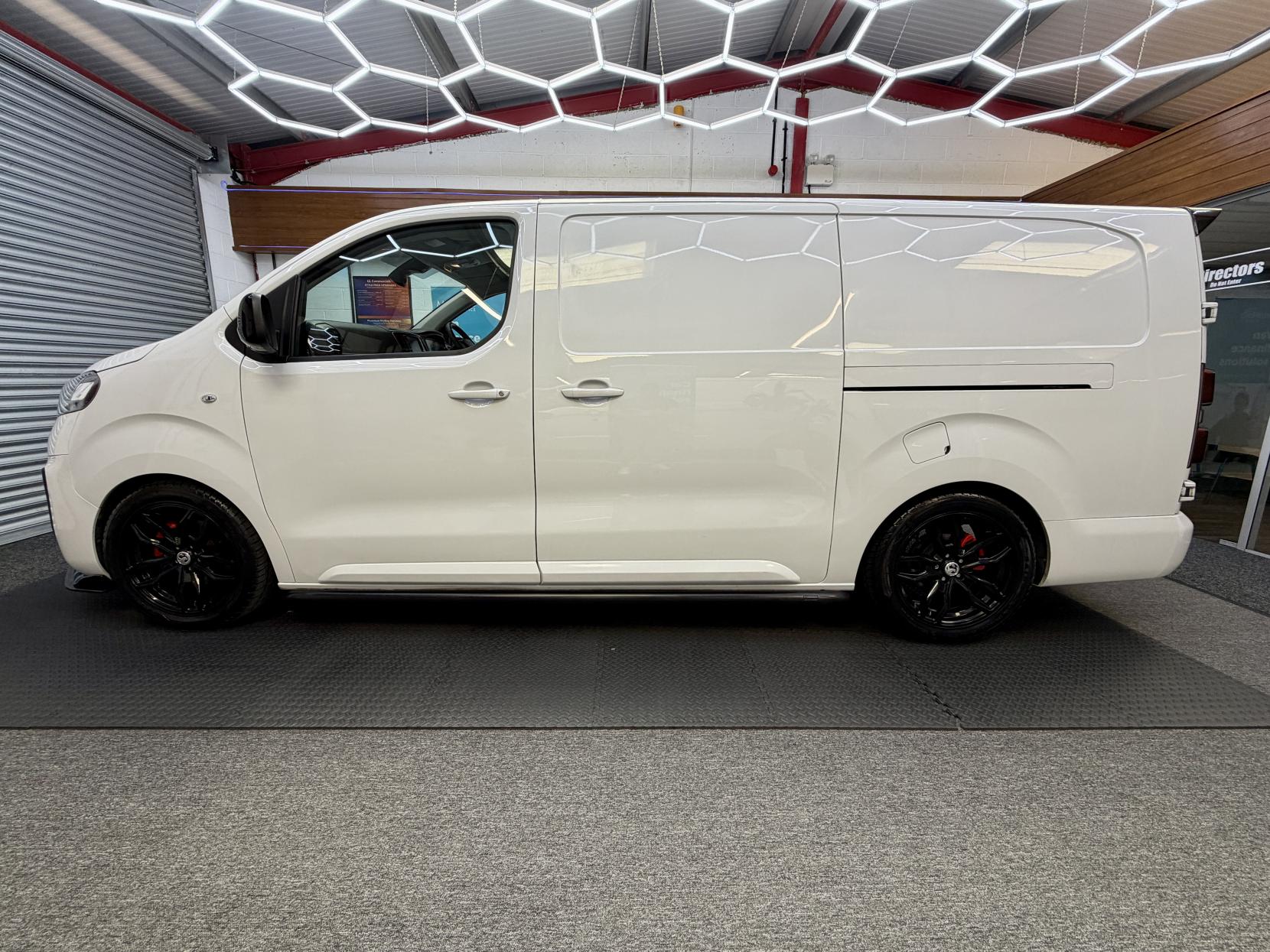 2023 Vauxhall Vivaro 1.5 Turbo D 2900 Pro Panel Van 6dr Diesel Manual L2 H1 Euro 6 (s/s) (100 ps) - Thumbnail 10
