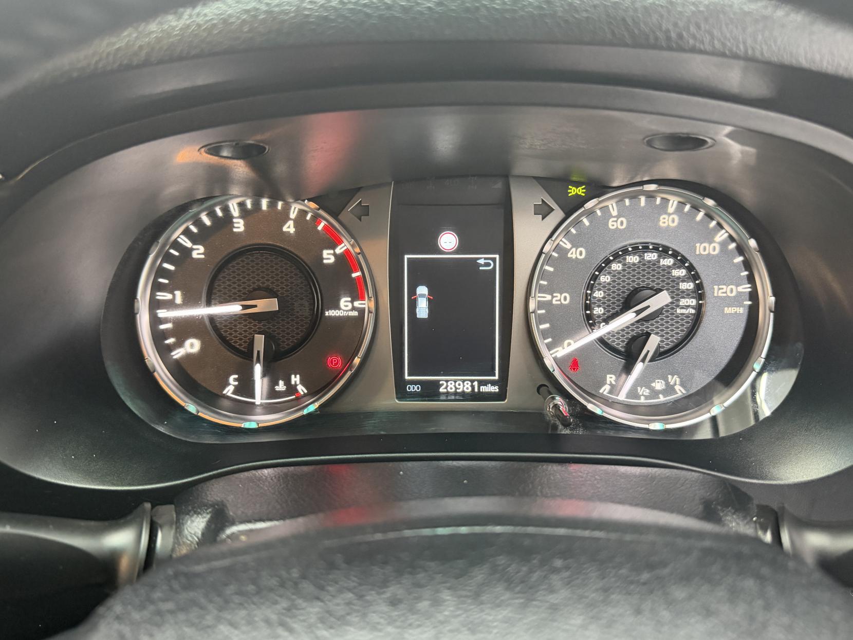 2021 Toyota Hilux - Thumbnail 17