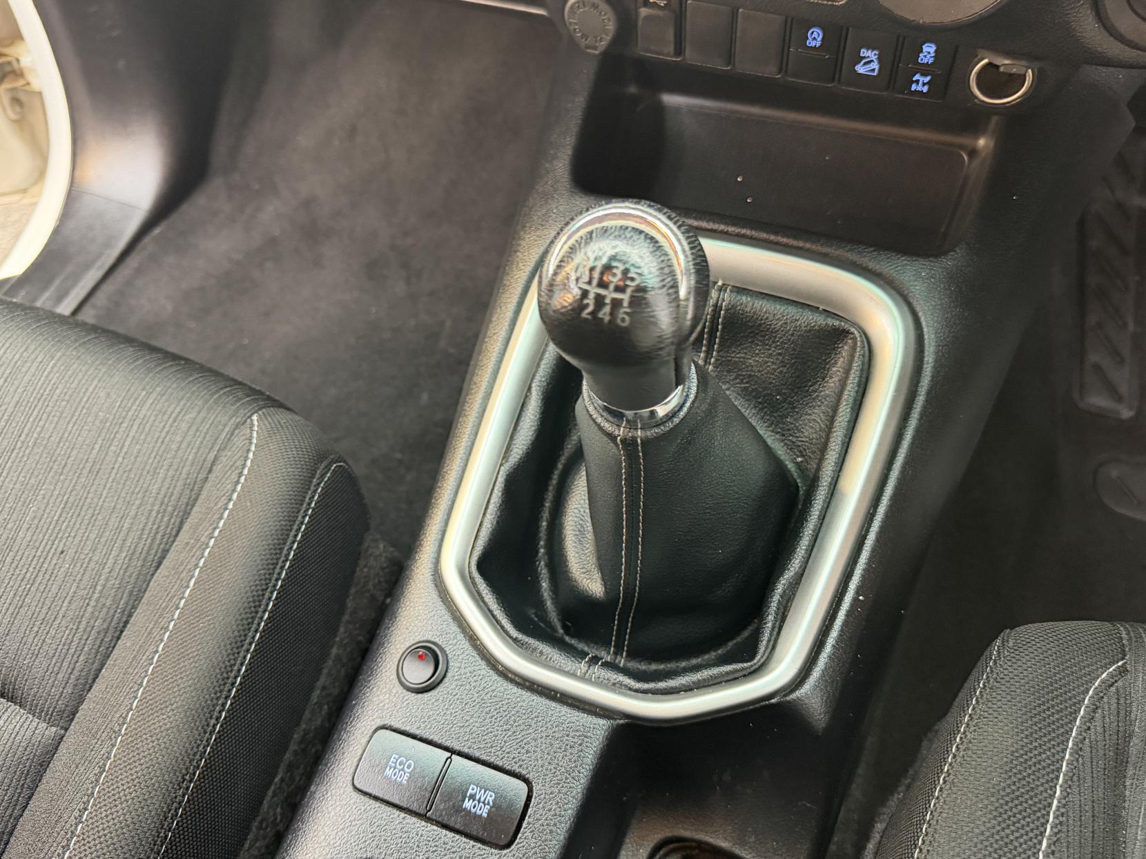 2021 Toyota Hilux - Thumbnail 19