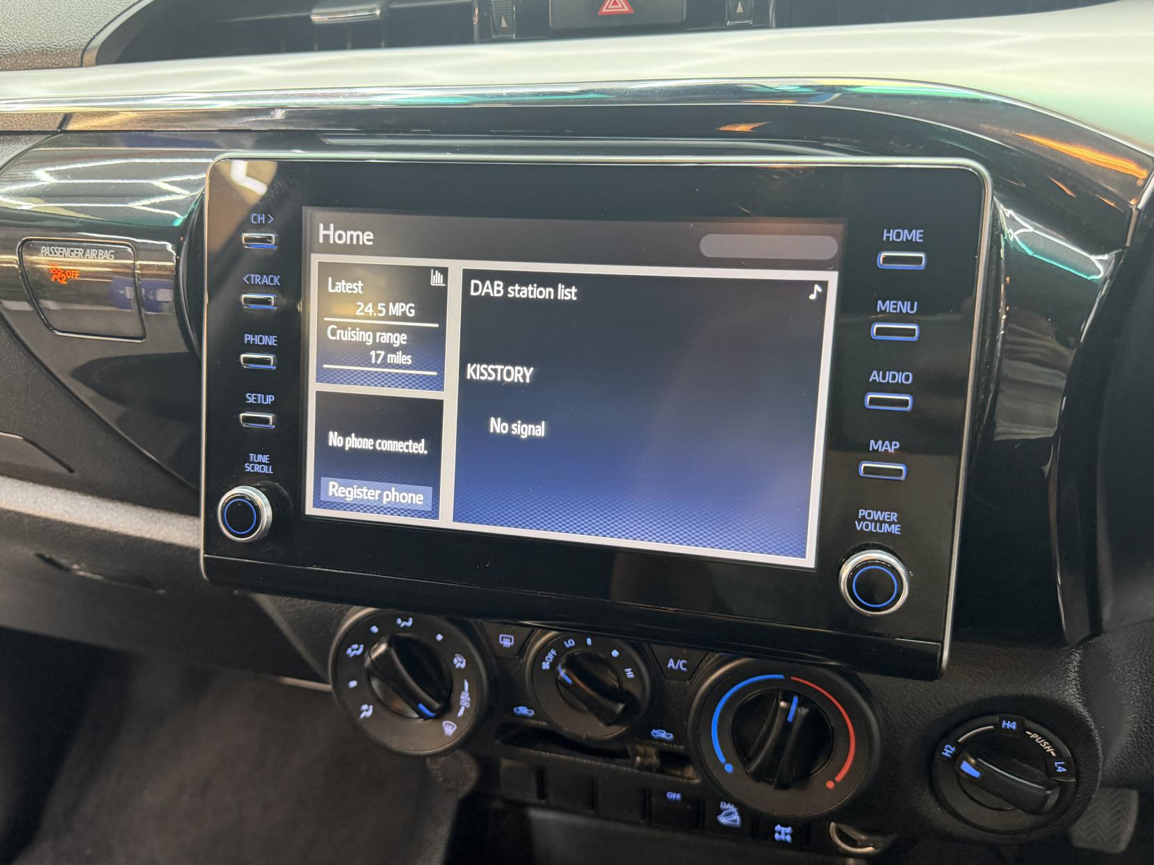 2021 Toyota Hilux - Thumbnail 15