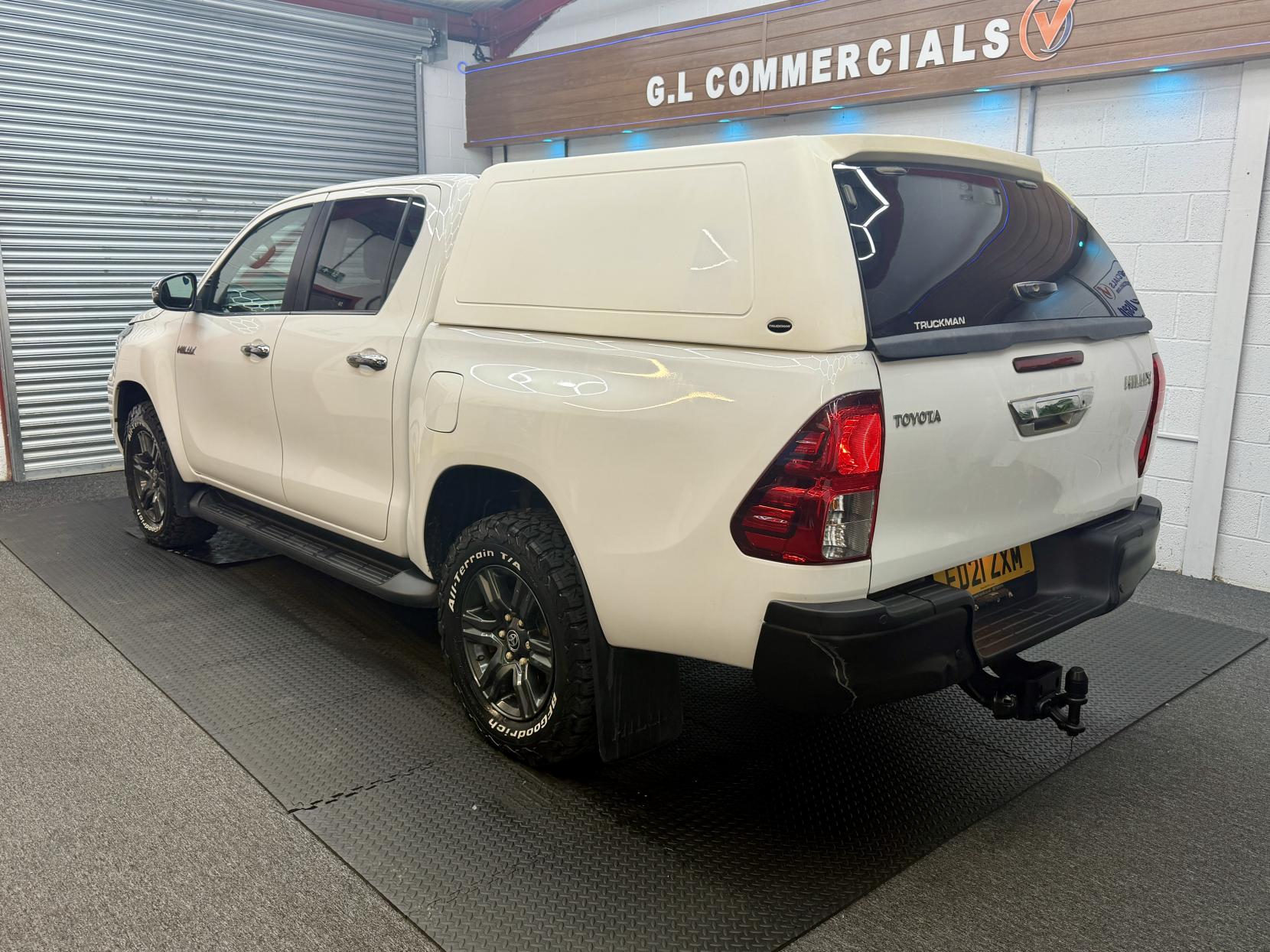 2021 Toyota Hilux - Thumbnail 4