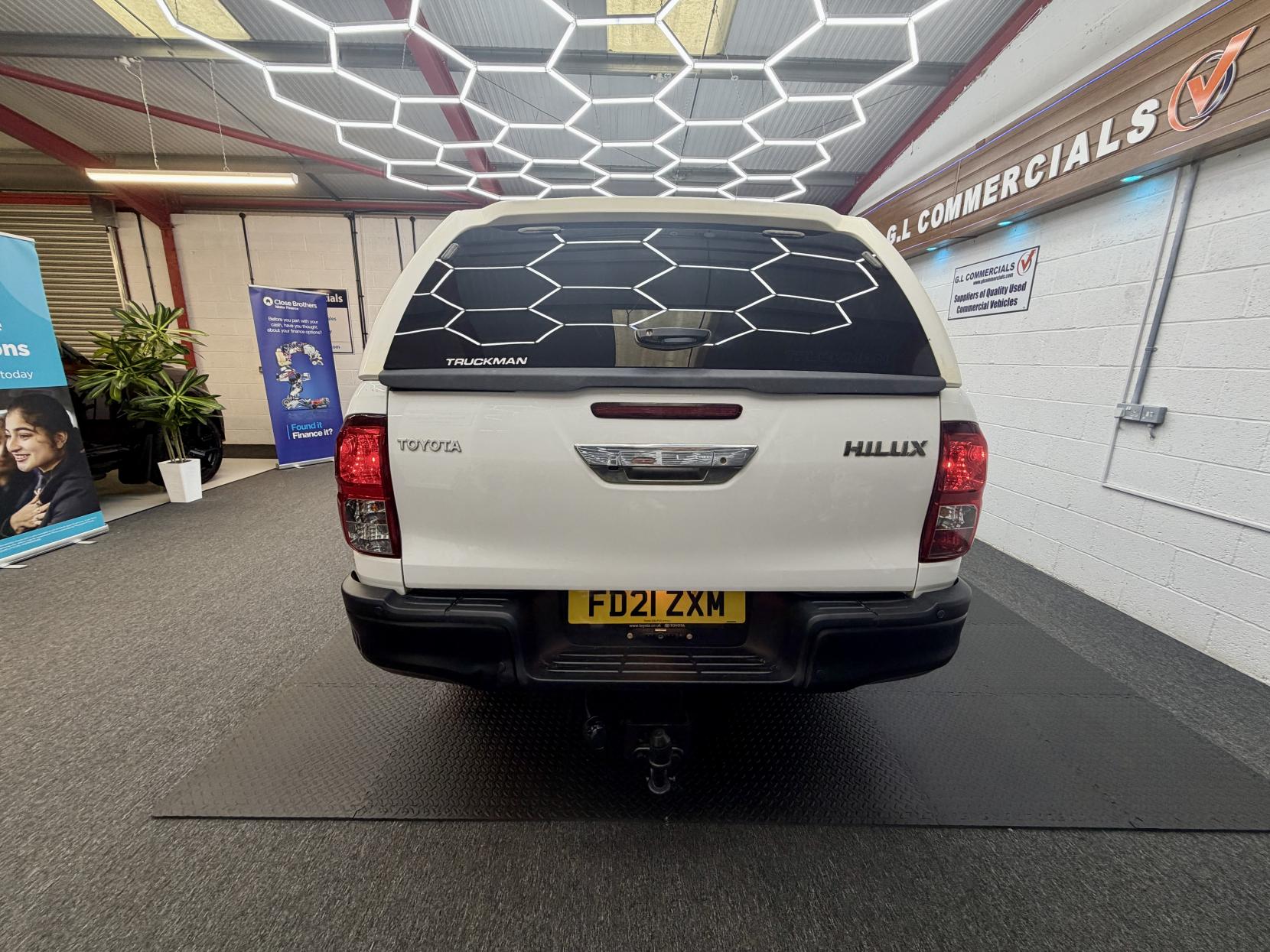 2021 Toyota Hilux - Thumbnail 6
