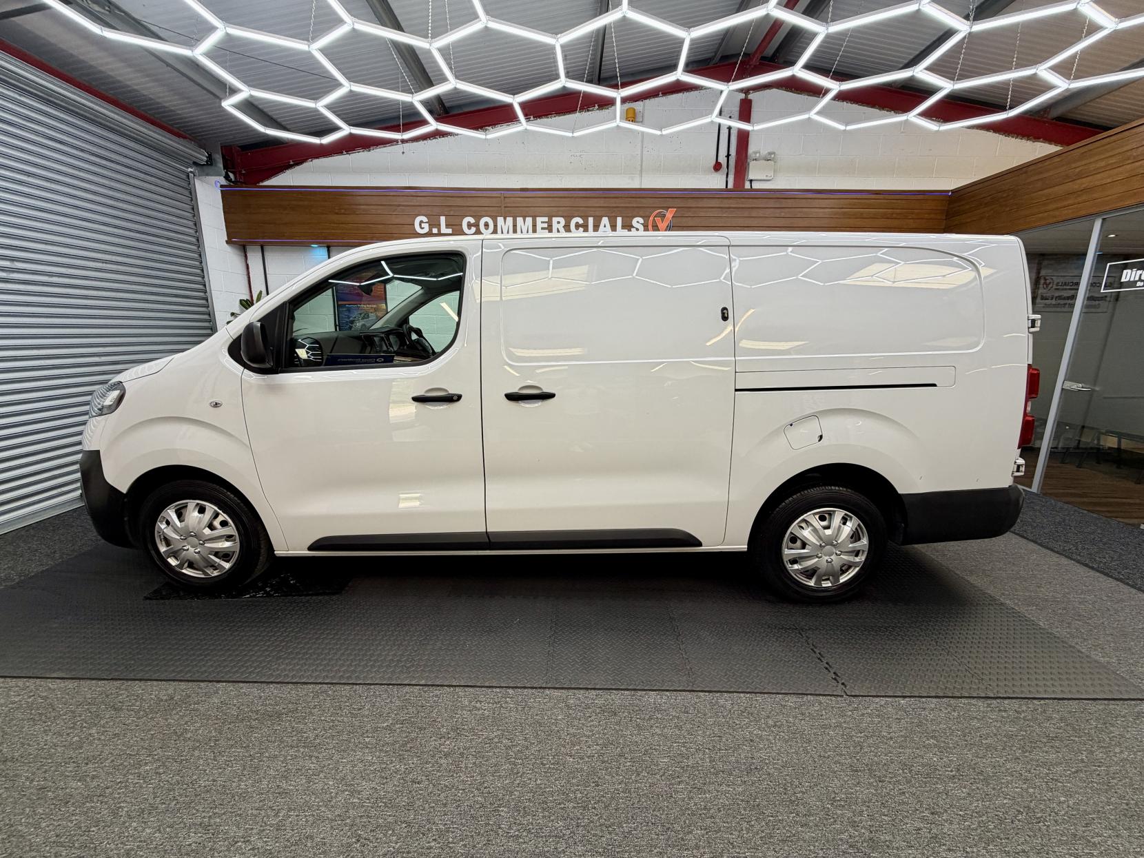 2022 Vauxhall Vivaro 1.5 Turbo D 2900 Dynamic Panel Van 6dr Diesel Manual L2 H1 Euro 6 (s/s) (100 ps) - Thumbnail 2