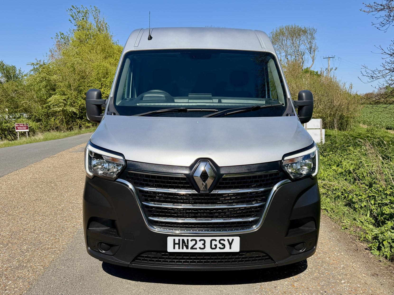 2023 Renault Master 2.3 dCi 35 Business+ Panel Van 4dr Diesel Manual FWD LWB Medium Roof Euro 6 (135 ps) - Thumbnail 3