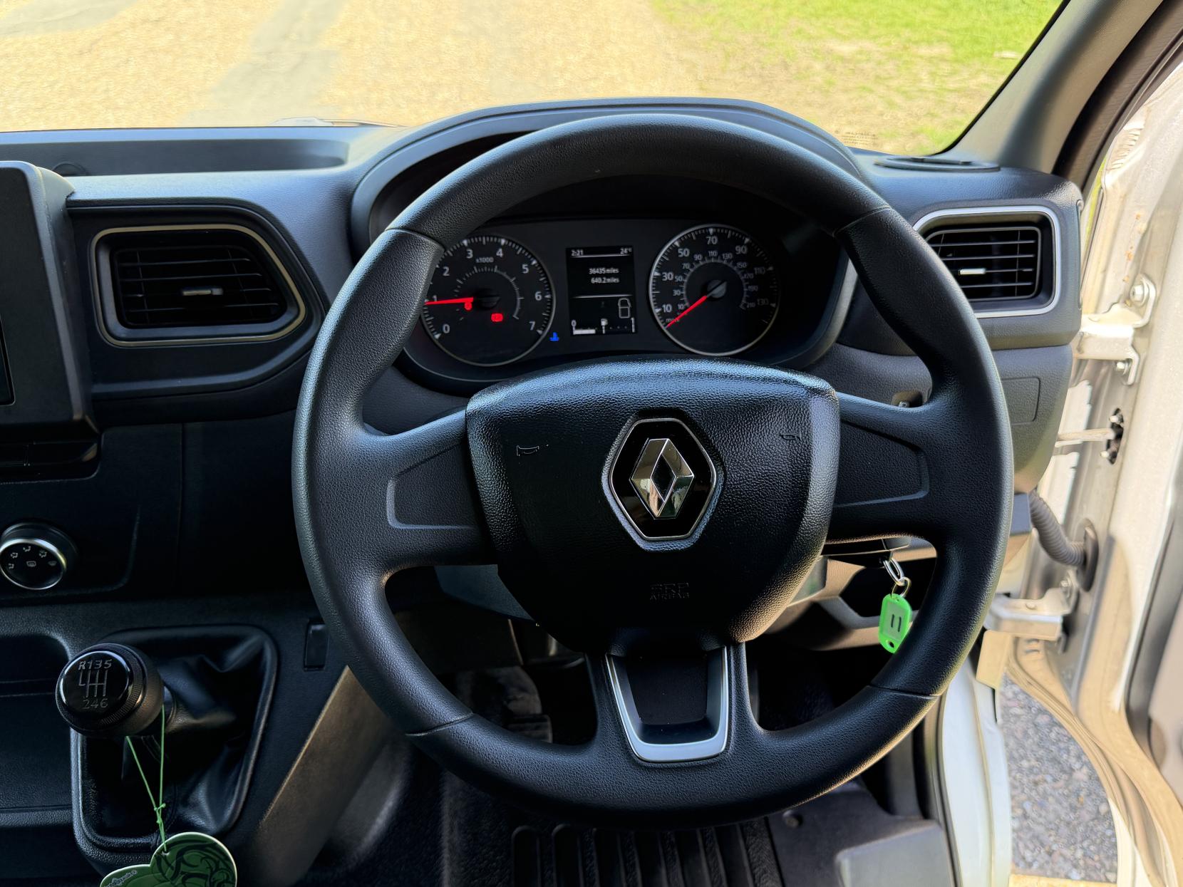 2023 Renault Master 2.3 dCi 35 Business+ Panel Van 4dr Diesel Manual FWD LWB Medium Roof Euro 6 (135 ps) - Thumbnail 14