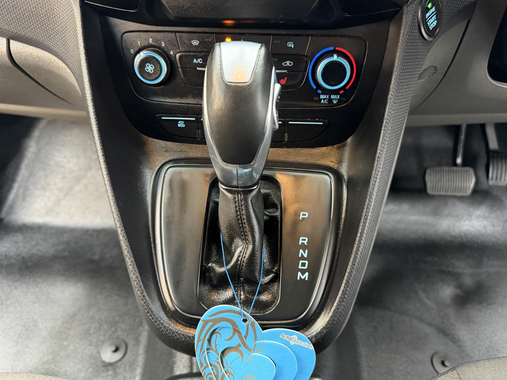 2022 Ford Transit Connect 1.5 250 EcoBlue Limited Panel Van 5dr Diesel Auto L2 Euro 6 (s/s) (120 ps) - Thumbnail 6