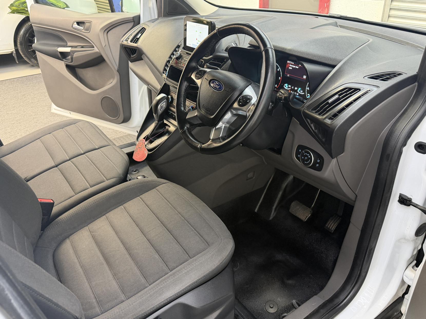 2022 Ford Transit Connect 1.5 250 EcoBlue Limited Panel Van 5dr Diesel Auto L2 Euro 6 (s/s) (120 ps) - Thumbnail 9
