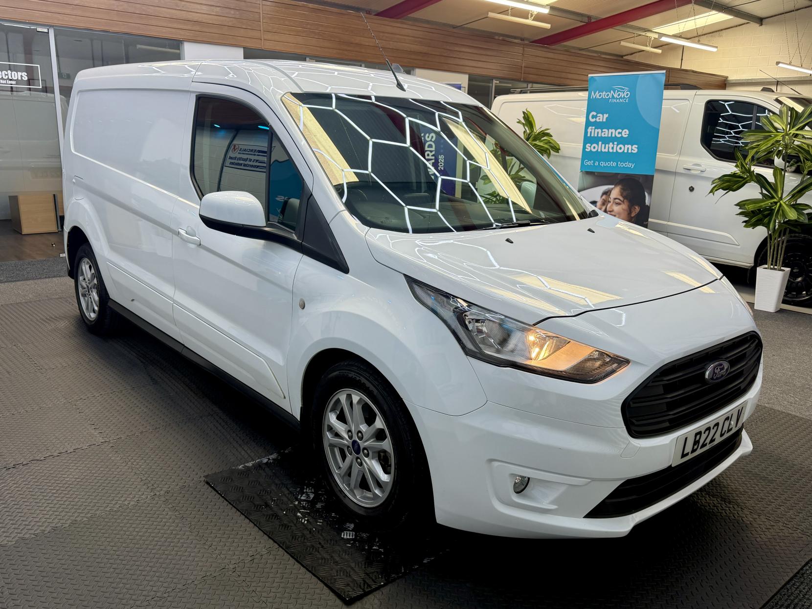 2022 Ford Transit Connect 1.5 250 EcoBlue Limited Panel Van 5dr Diesel Auto L2 Euro 6 (s/s) (120 ps) - Thumbnail 6