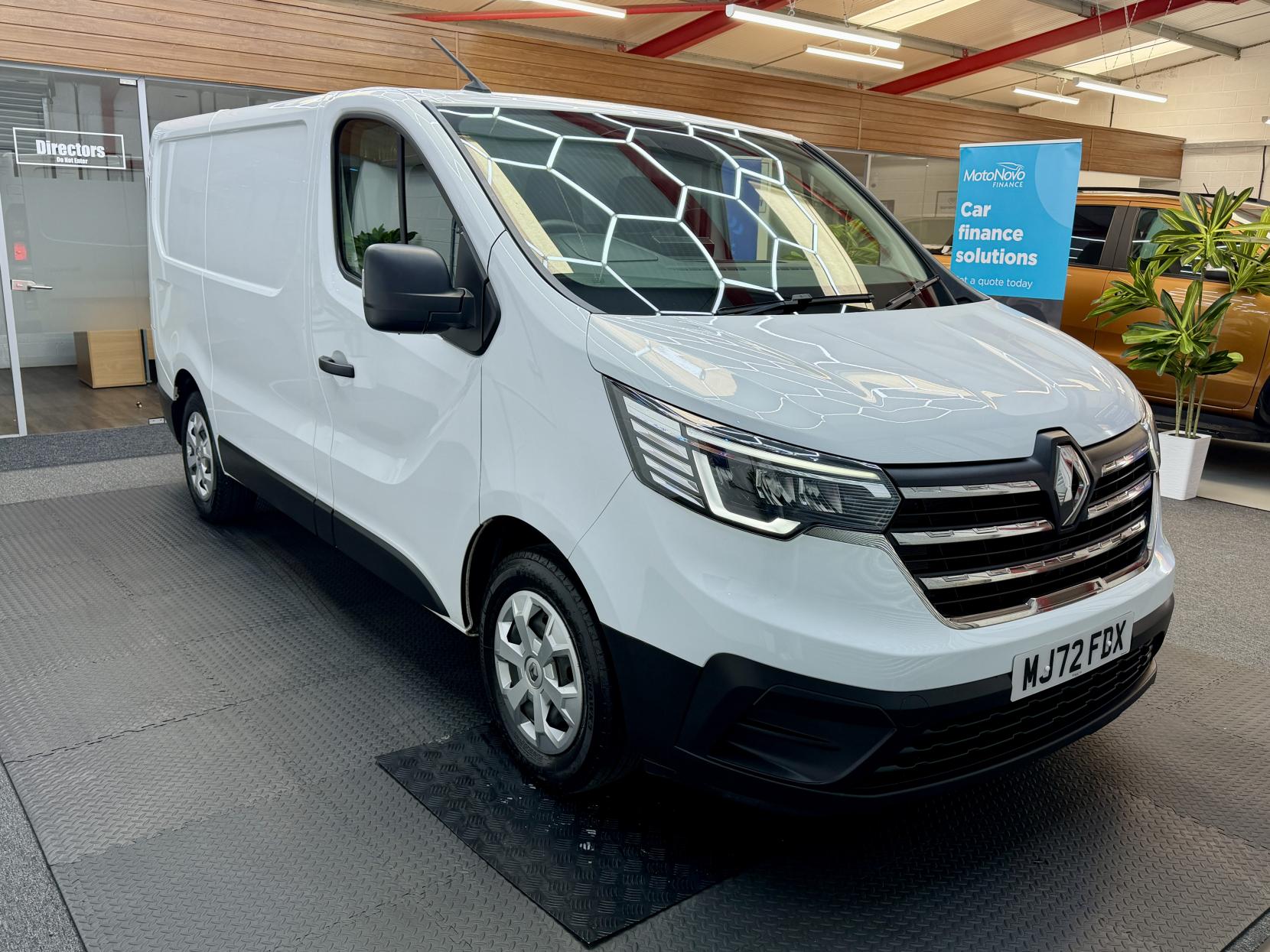 2022 Renault Trafic 2.0 dCi Blue SL28 Business+ L1 H1* AIR CON 19,962 * - Thumbnail 6