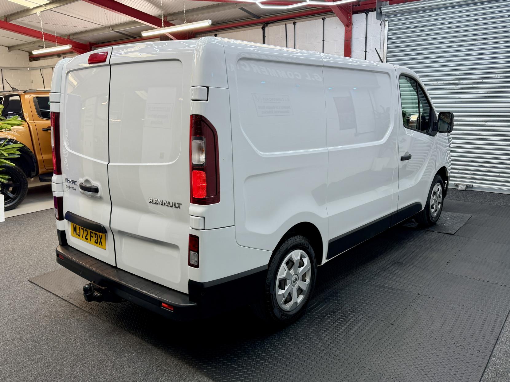 2022 Renault Trafic 2.0 dCi Blue SL28 Business+ L1 H1* AIR CON 19,962 * - Thumbnail 5