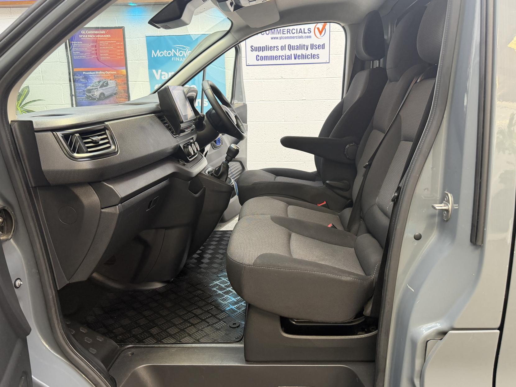 2023 Renault Trafic 2.0 dCi Blue LL30 Advance Panel Van 5dr Diesel Manual L2 H1 Euro 6 (s/s) (130 ps) - Thumbnail 9