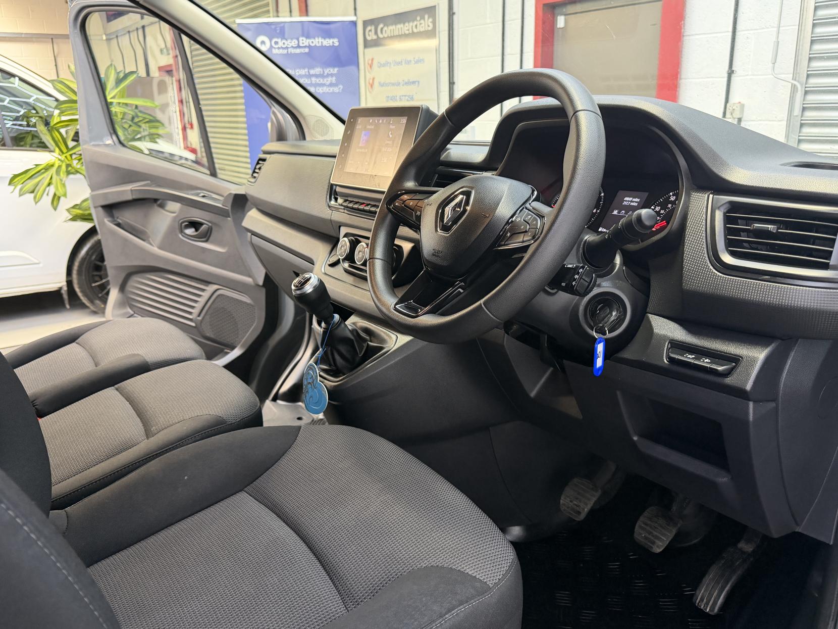 2023 Renault Trafic 2.0 dCi Blue LL30 Advance Panel Van 5dr Diesel Manual L2 H1 Euro 6 (s/s) (130 ps) - Thumbnail 14